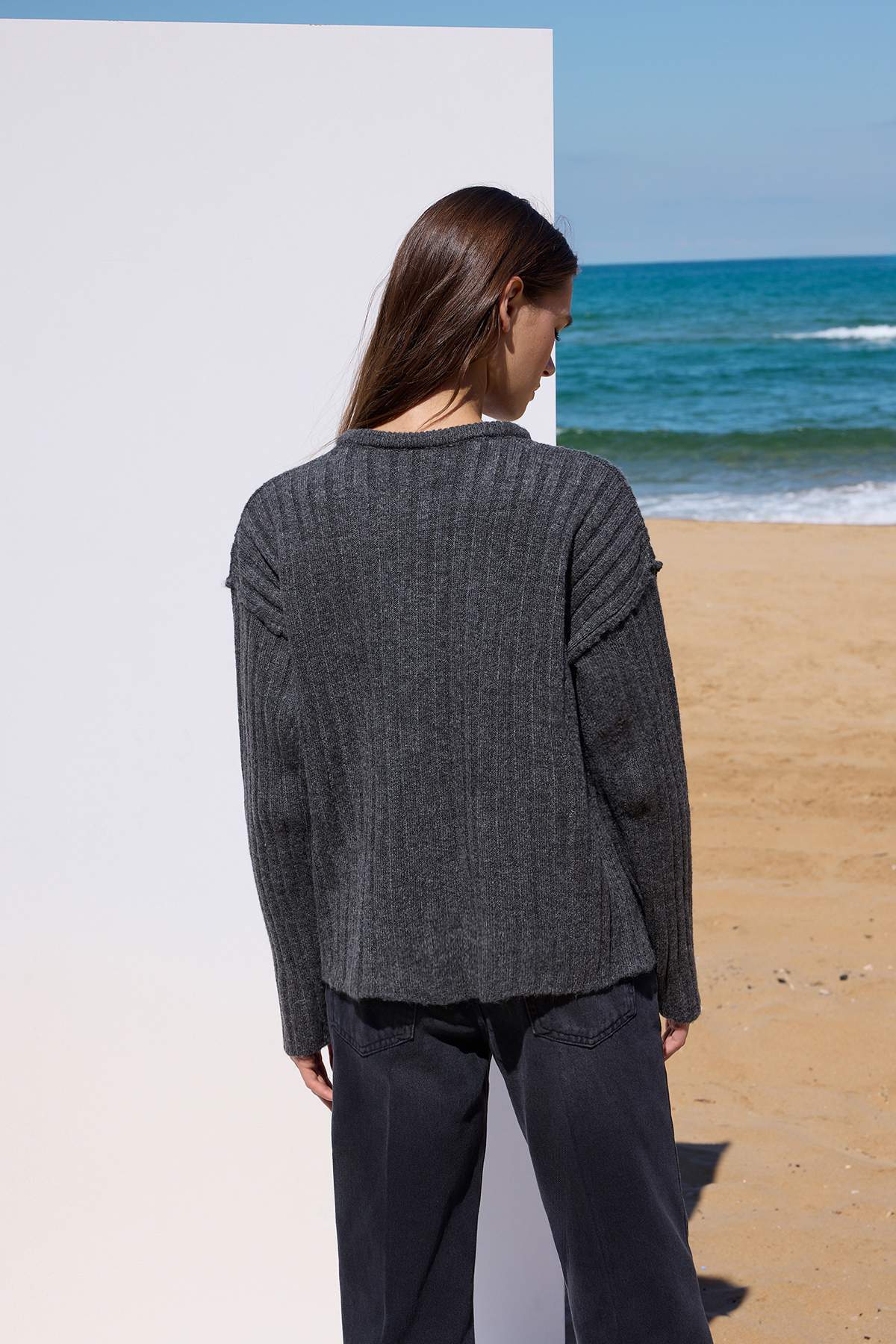 Trendyolmilla  More Sustainable Antrasit Basic Fitilli Geniş Kalıp Triko Hırka TWOAW26HI00128 - Görsel 4