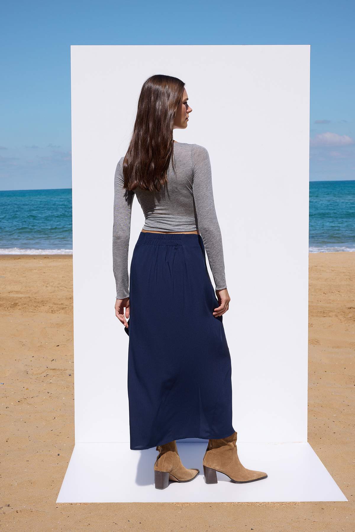 Trendyolmilla  More Sustainable Lacivert Bağlamalı Kruvaze Kapama Viskon Maxi Boy Dokuma Etek TWOSS24ET00006 - Görsel 4