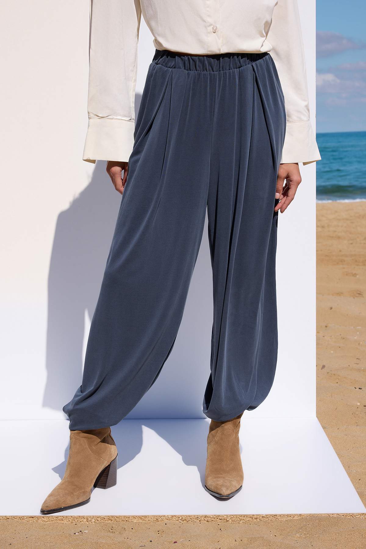 Trendyolmilla  More Sustainable Antrasit İçerikli Havuç/Şalvar Modal Örme Pantolon TWOSS24PL00094 - Görsel 3