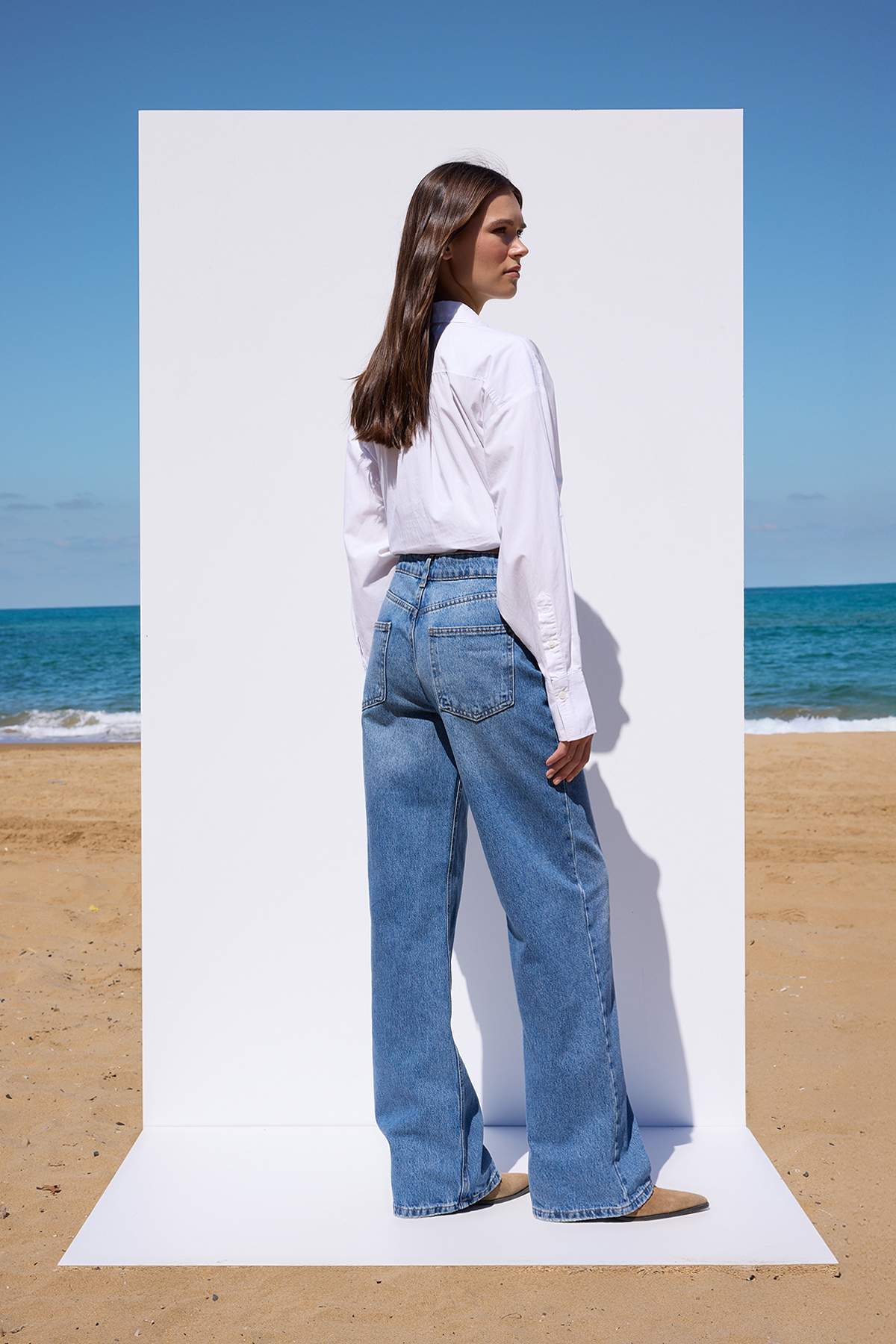 Trendyolmilla  More Sustainable Mavi Rejeneratif Pamuk Normal Bel Wide Leg Geniş Paça Jeans TWOAW26JE00225 - Görsel 4