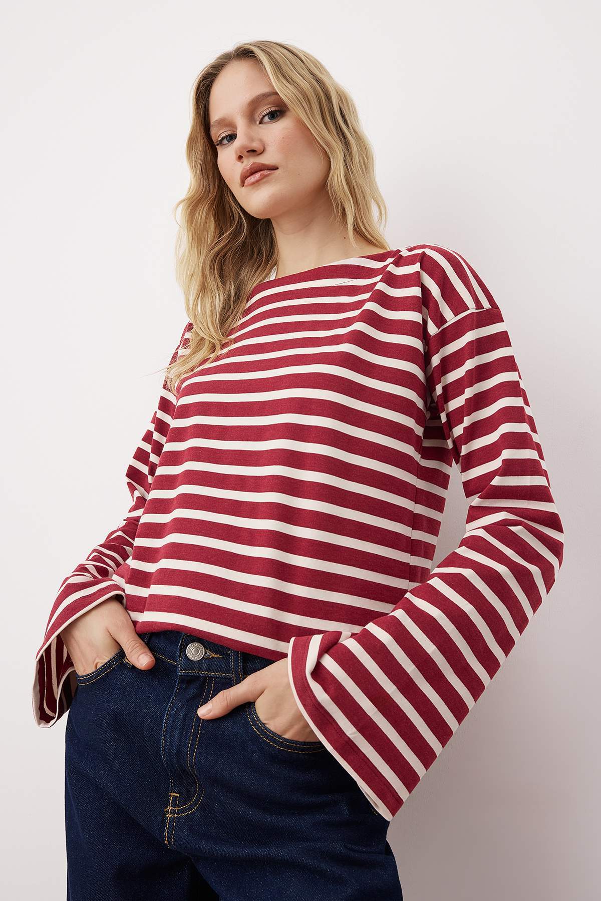 Trendyolmilla  Bordo Kalın Pamuklu Çizgili Regular/Normal Kalıp ÖrmeT-Shirt TWOAW26TS00001