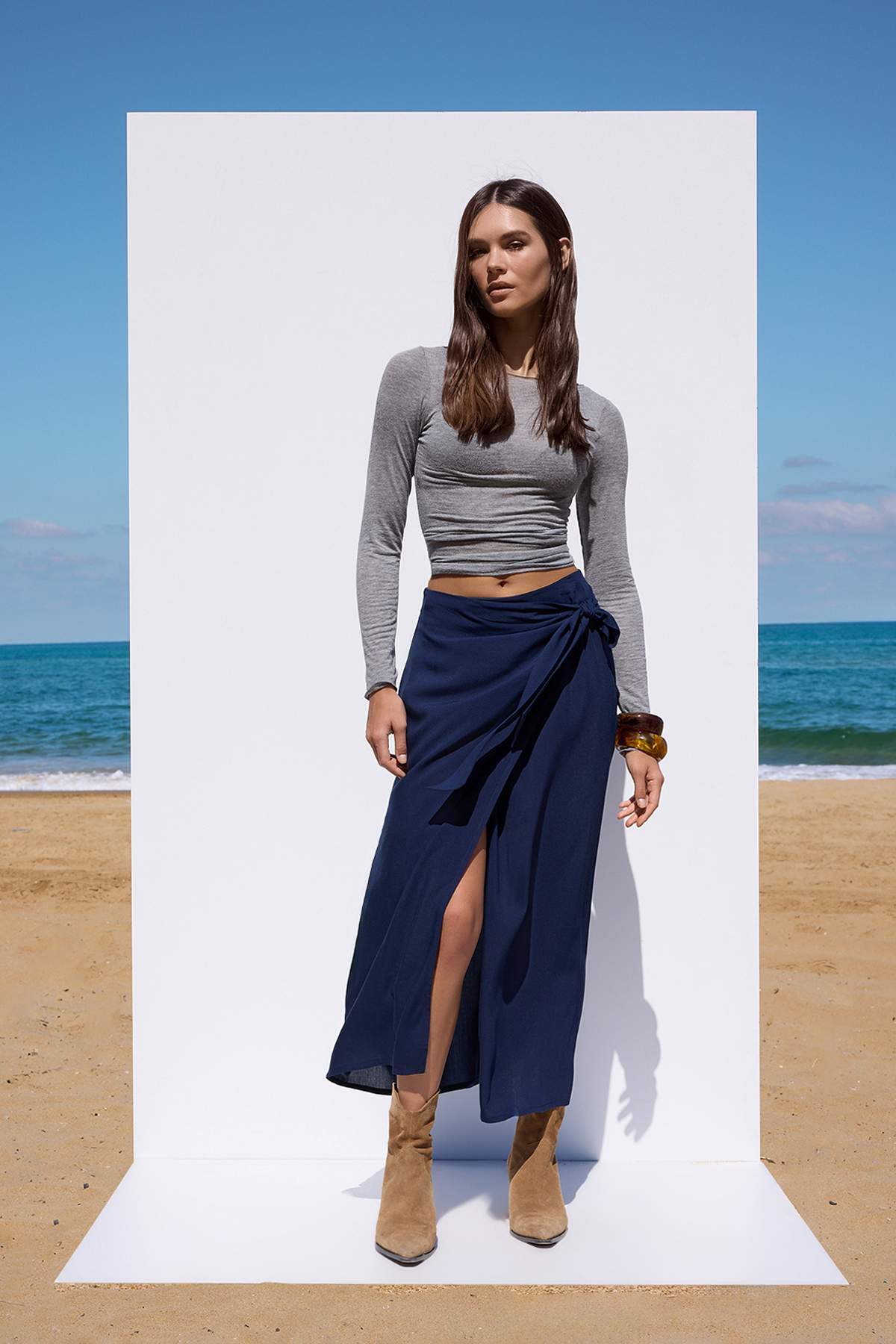 Trendyolmilla  More Sustainable Lacivert Bağlamalı Kruvaze Kapama Viskon Maxi Boy Dokuma Etek TWOSS24ET00006