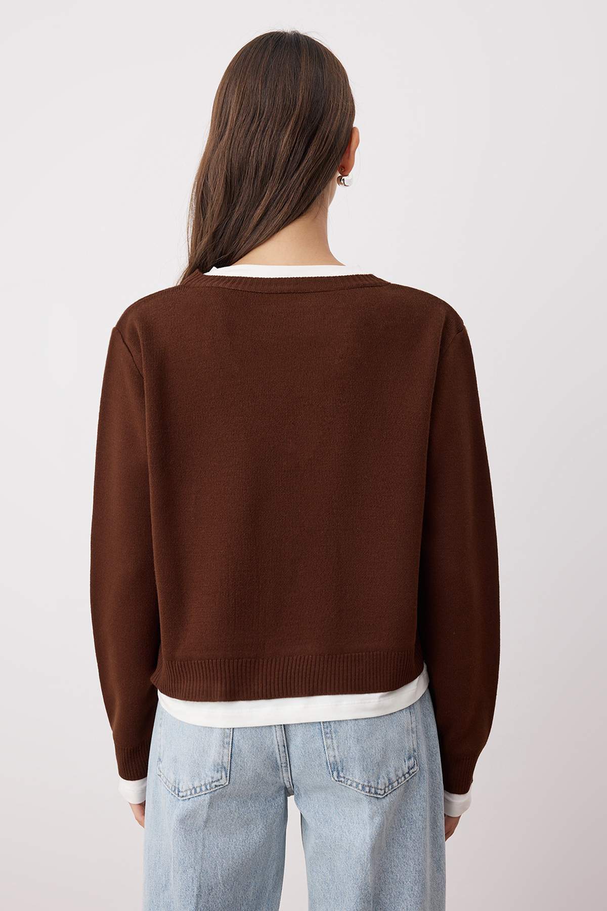 Trendyolmilla  Kahverengi Yaka ve Etek Ucu Garni Detaylı Triko Kazak TWOAW26KZ00246 - Görsel 4