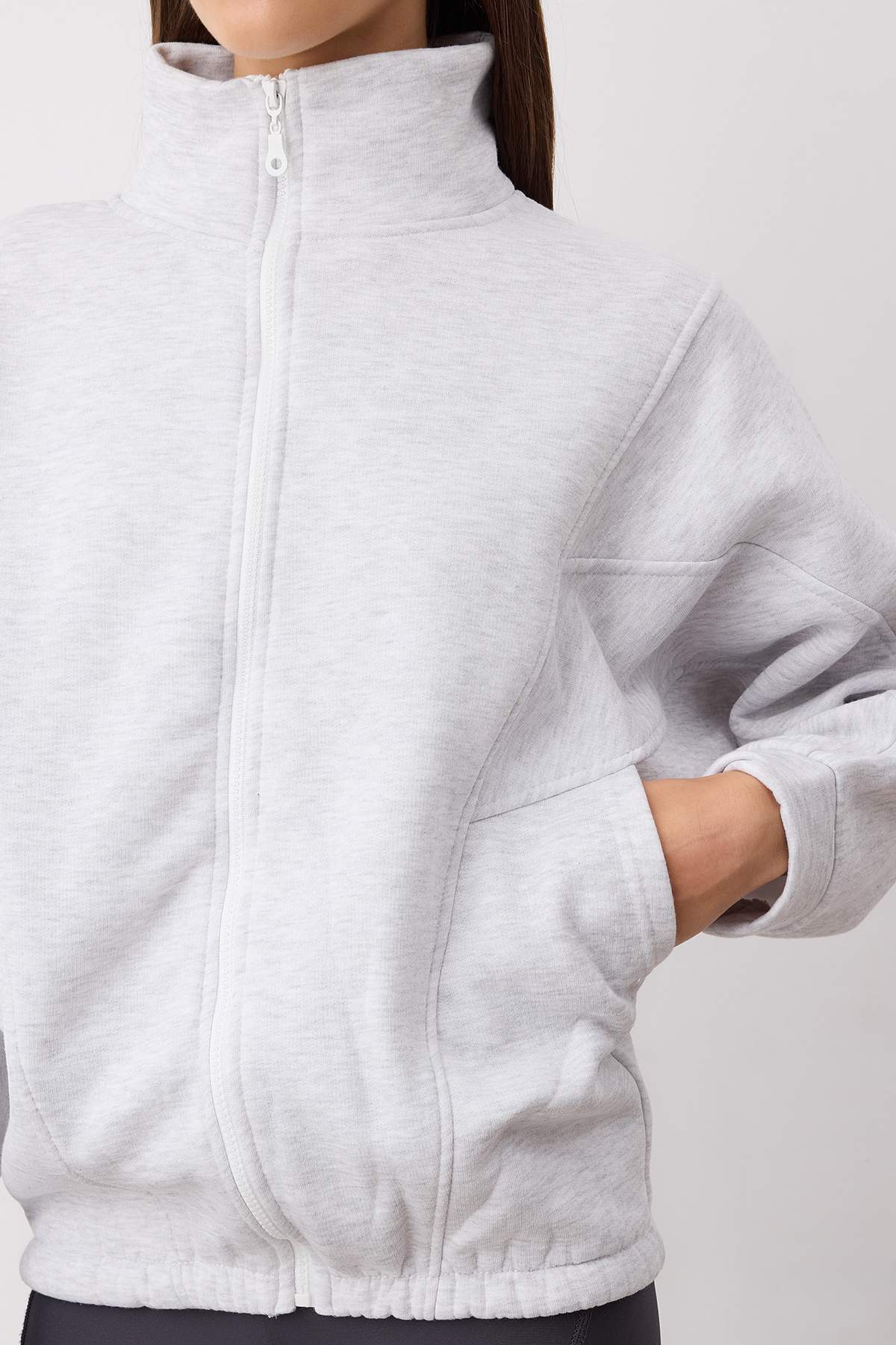 Trendyolmilla  Kar Melanj Fermuarlı Dikiş Detaylı Dik Yaka Bomber Örme Sweatshirt TWOAW26SW00037 - Görsel 3