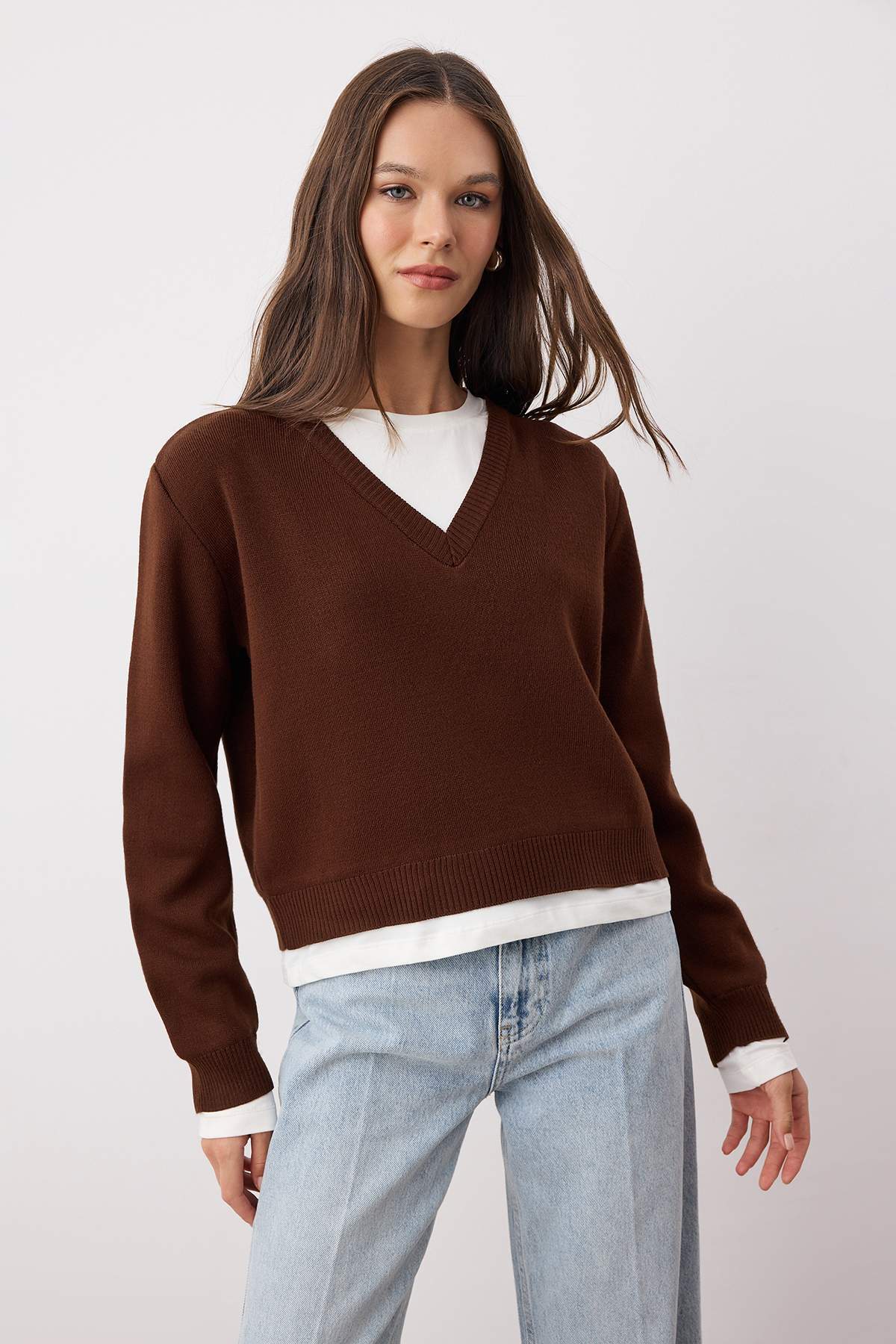 Trendyolmilla  Kahverengi Yaka ve Etek Ucu Garni Detaylı Triko Kazak TWOAW26KZ00246 - Görsel 2