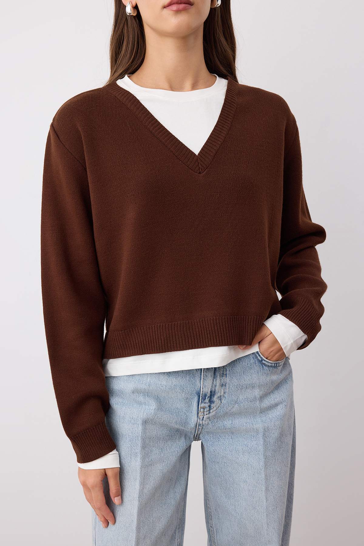 Trendyolmilla  Kahverengi Yaka ve Etek Ucu Garni Detaylı Triko Kazak TWOAW26KZ00246 - Görsel 3