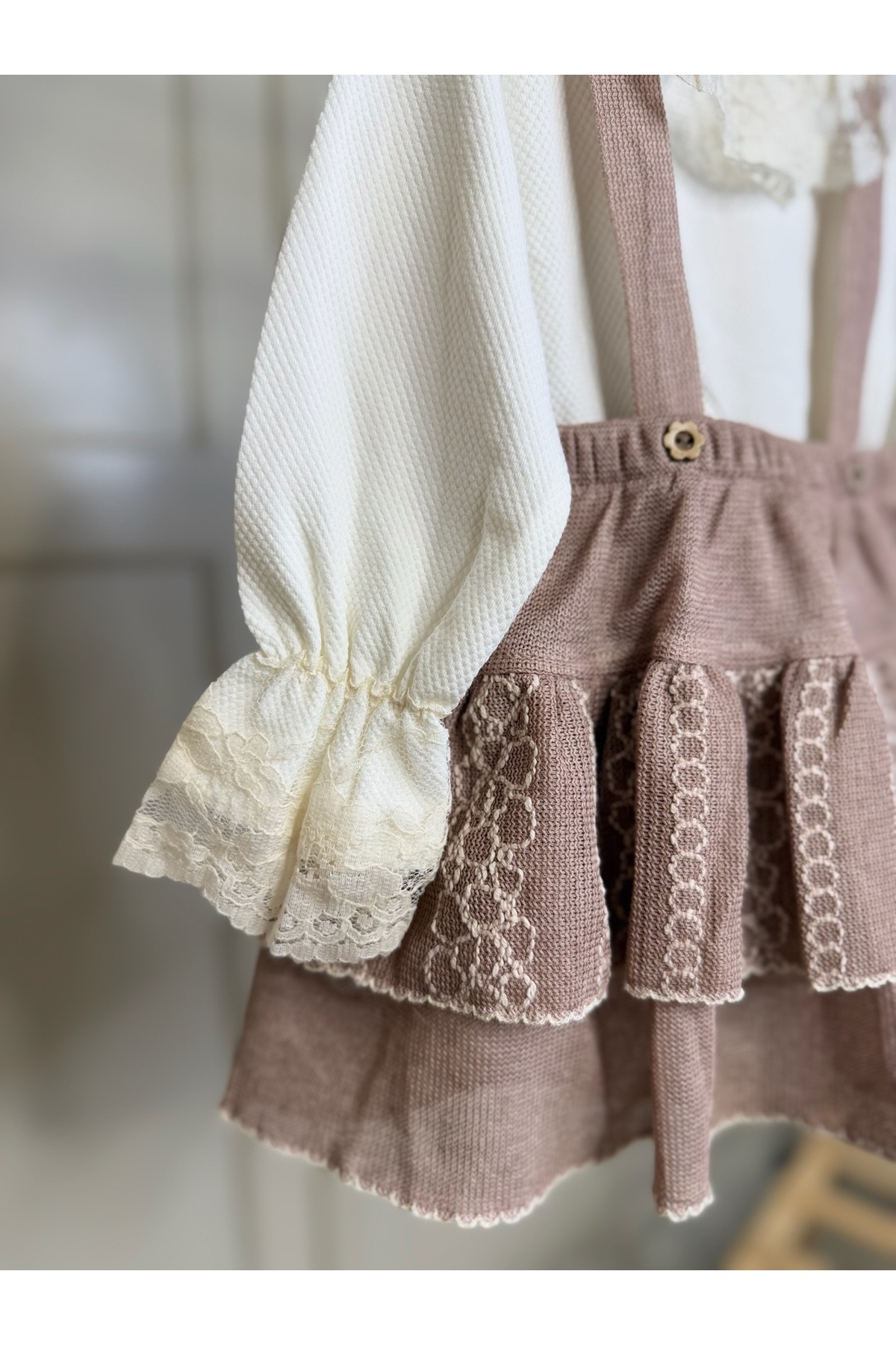 Yollo Kids Kız Bebek Dantel Detaylı Salopet Elbise fotoğrafı 4 (önizleme)