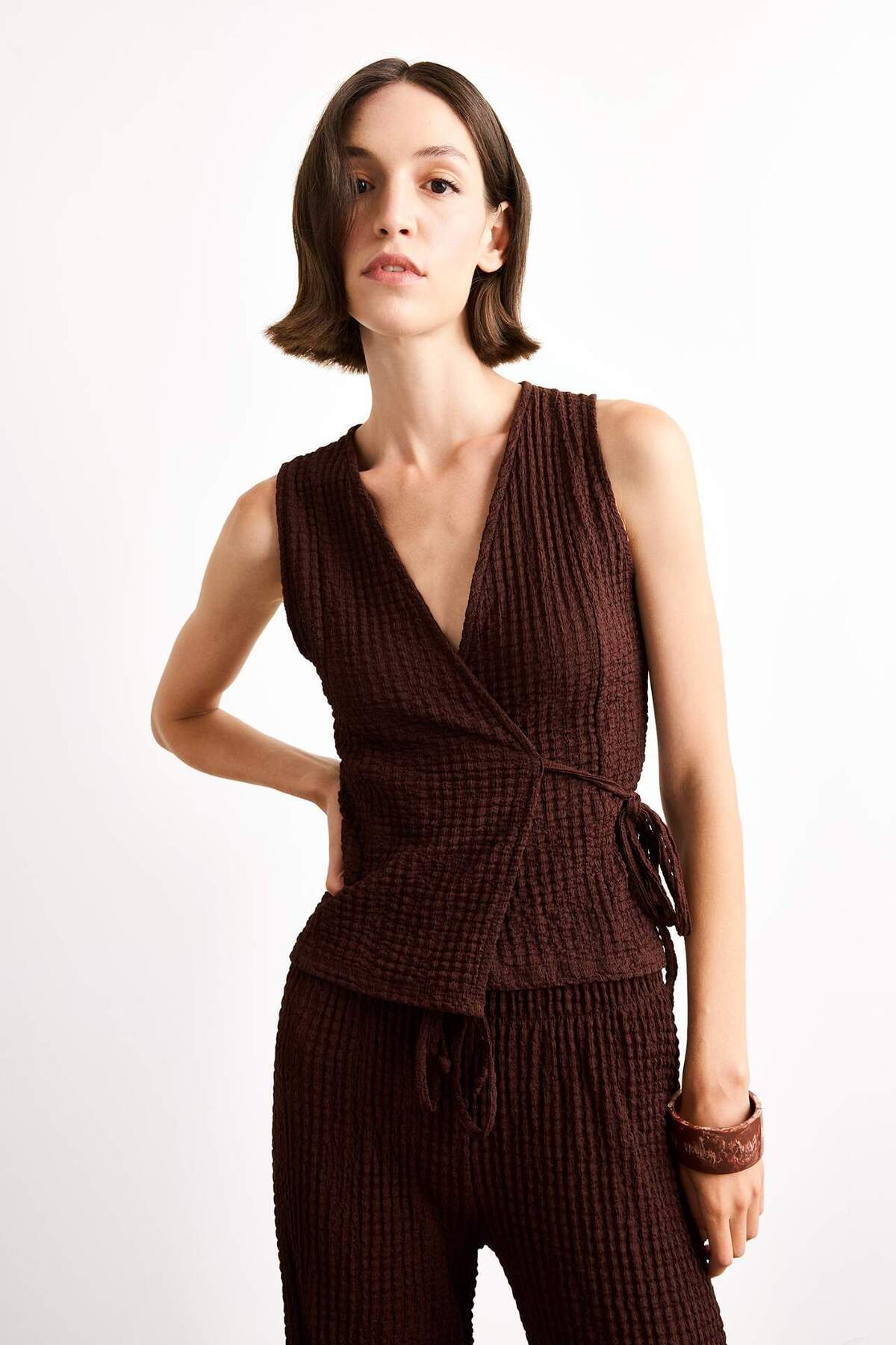 Fitted Front Tie Wrap Sleeveless Blouse G0280AX25SM