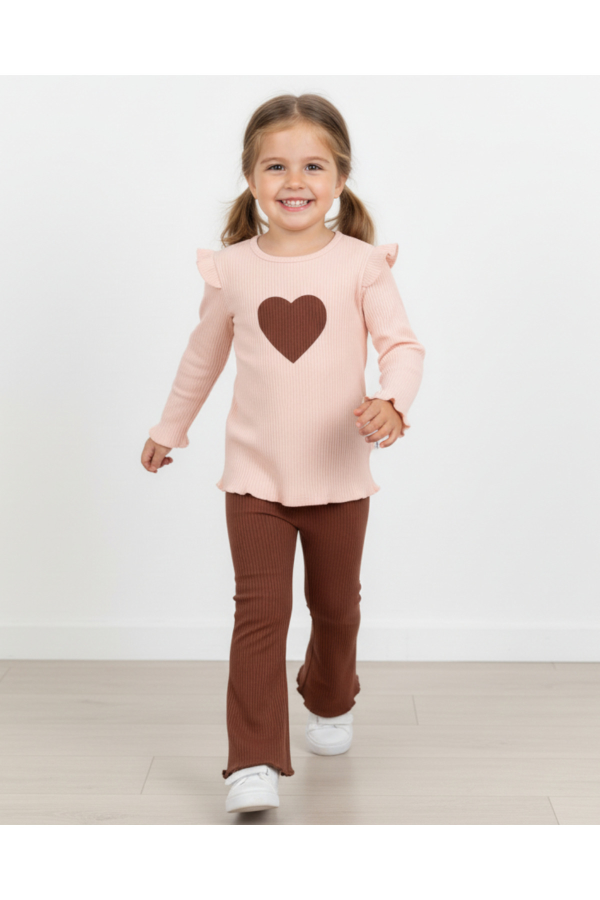 Ege Bebek Kız Bebek Kalp Nakışlı Ispanyol Paçalı Ribana-Fitilli Kumaş Mevsimlik 2li Takım fotoğrafı 3 (önizleme)