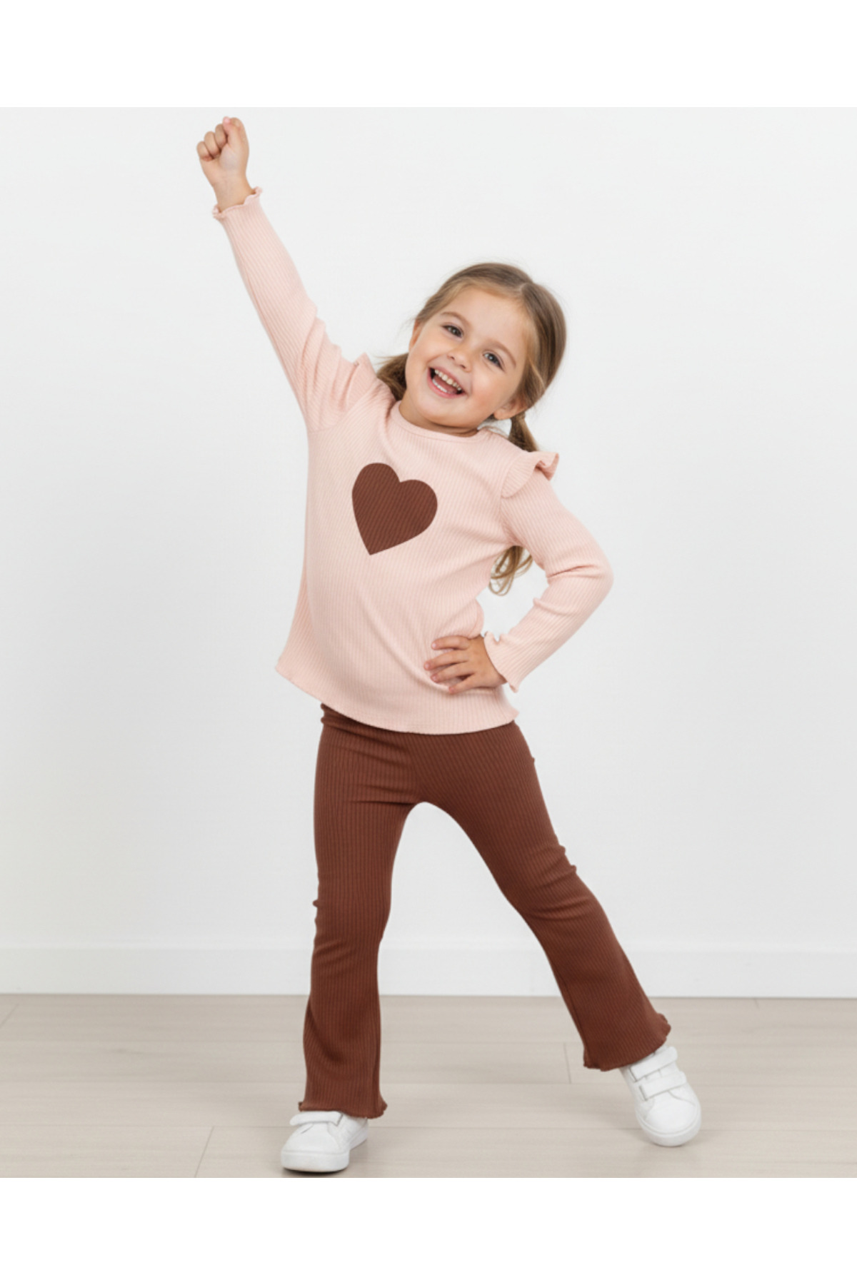 Ege Bebek Kız Bebek Kalp Nakışlı Ispanyol Paçalı Ribana-Fitilli Kumaş Mevsimlik 2li Takım fotoğrafı 2 (önizleme)