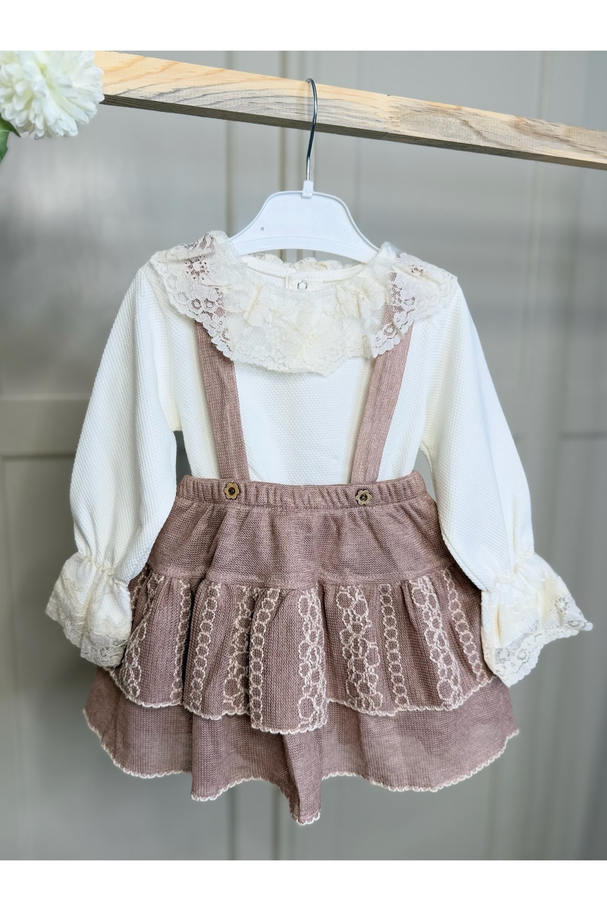 Yollo Kids Kız Bebek Dantel Detaylı Salopet Elbise fotoğrafı 2 (önizleme)