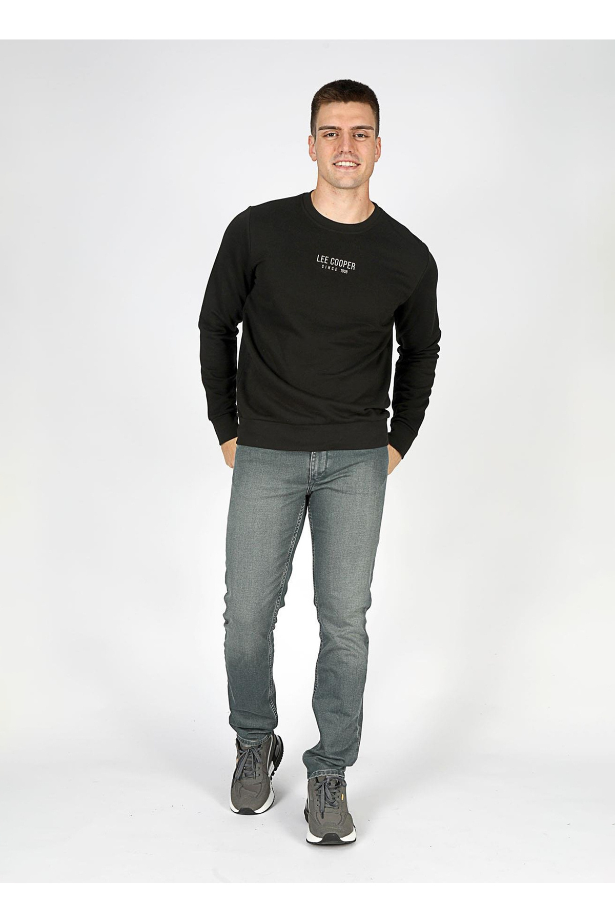 لی کوپر سویشرت مردانه یقه گرد مشکی ۲۵۱ LCM 241025 LUKEN BLACK