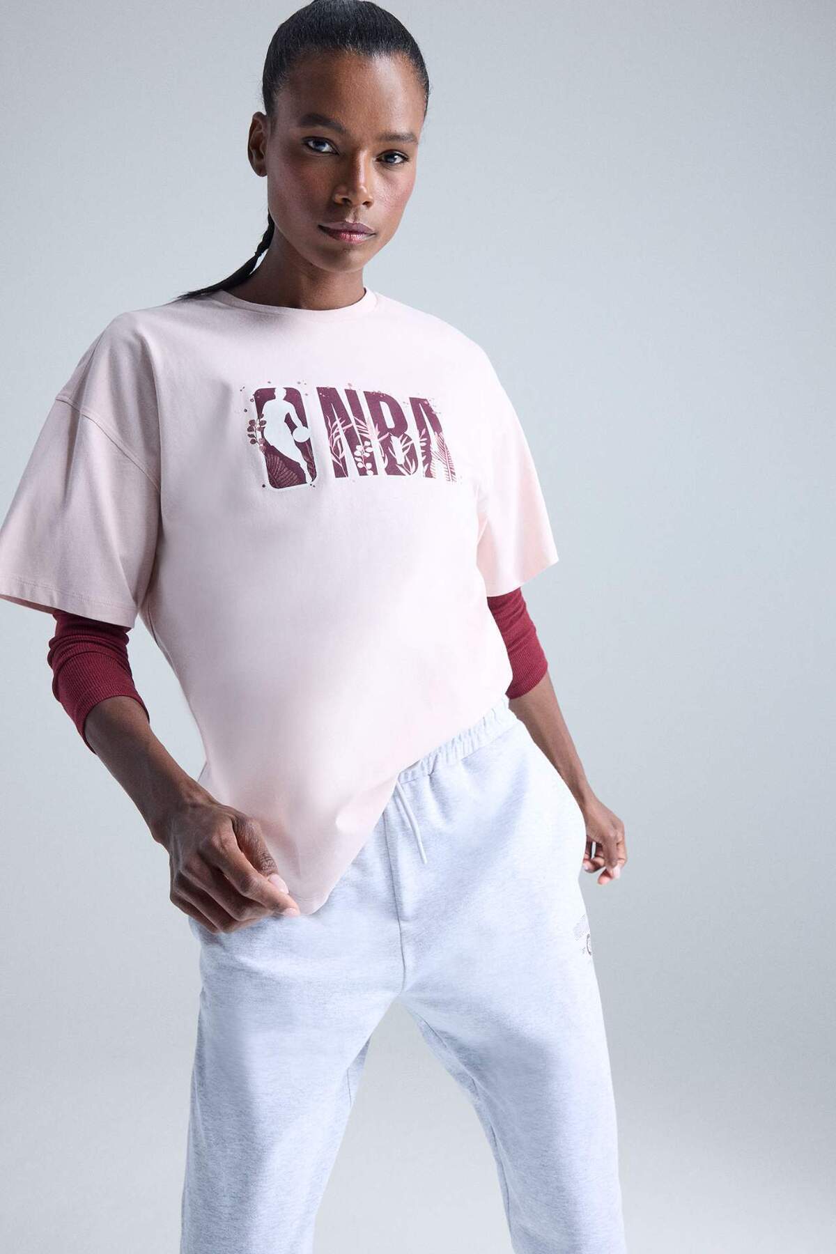 DeFacto %100 Pamuk DeFactoFit NBA Wordmark Oversize Geniş Kalıp Bisiklet Yaka Sporcu Kısa Kollu Tişört E8865