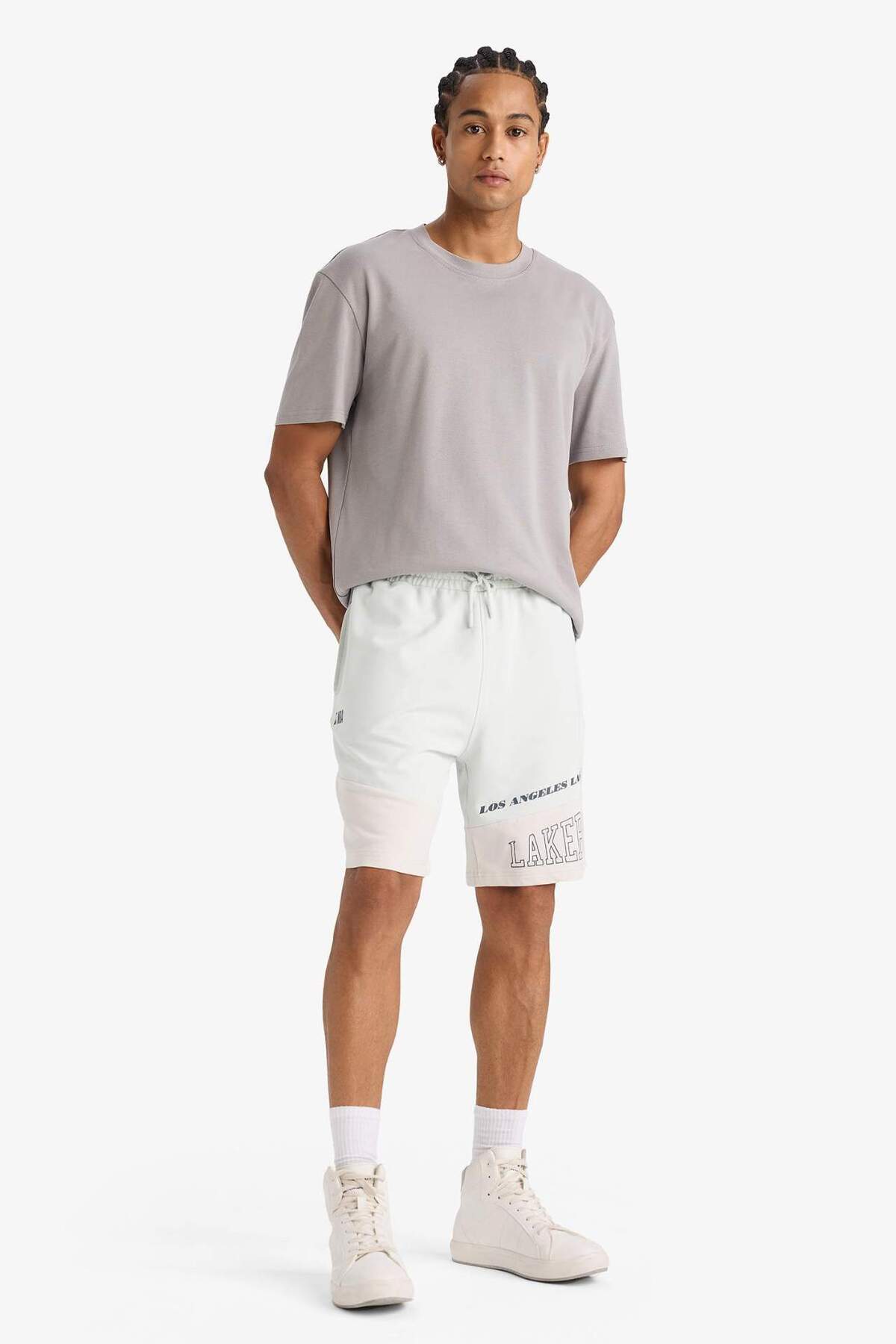 دفاکتو DeFactoFit NBA Los Angeles Lakers Standard Fit Short Leg Short E3023AX25SM