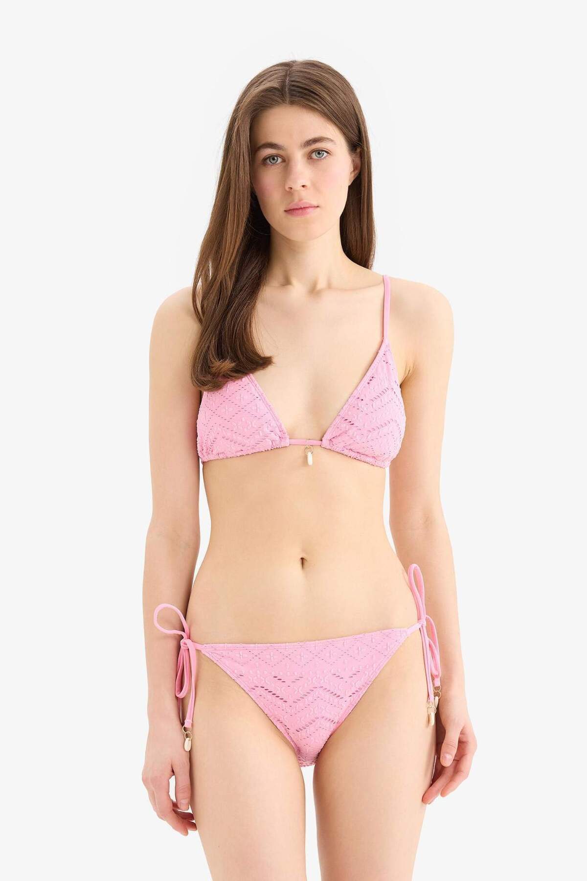 DeFacto Regular Fit Nakışlı Brode Bikini Altı-Fall in Love B6895AX25SM