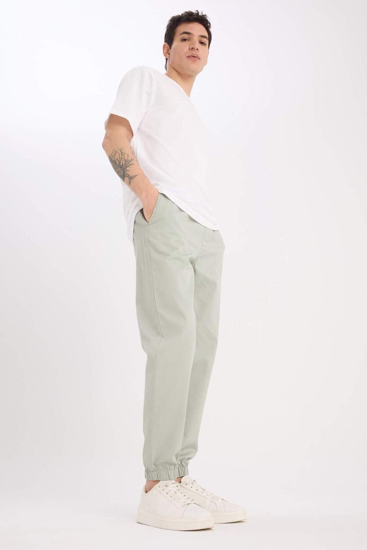 دفاکتو 100% پنبه Jogger Slim Fit Slim Cut Tie کمر شلوار گاباردین D8607AX25SP