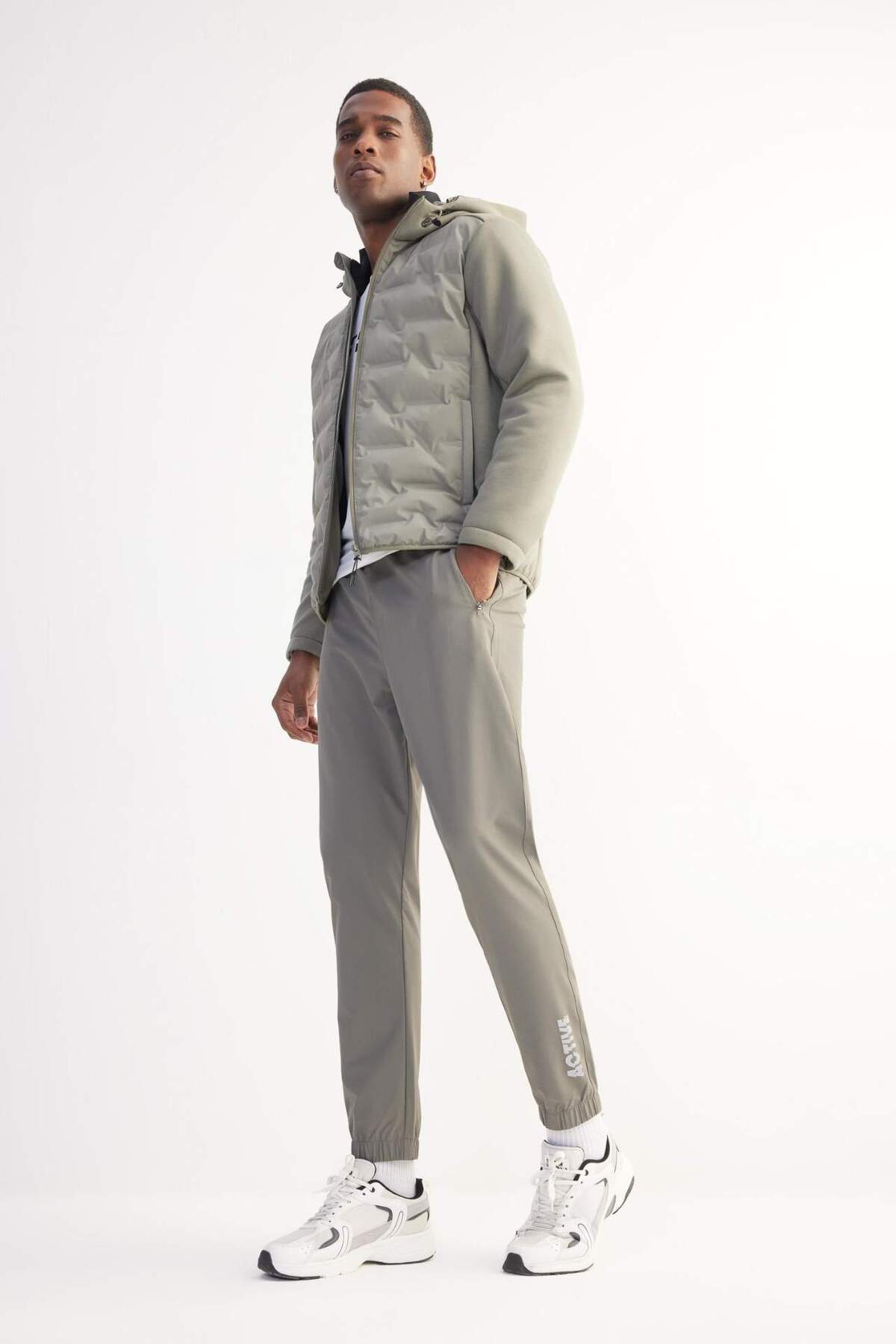 دفاکتو DeFactoFit Slim Fit بافته شده Athlete Jogger شلوار ورزشی Slim Cut دو جیب C1212AX25SP