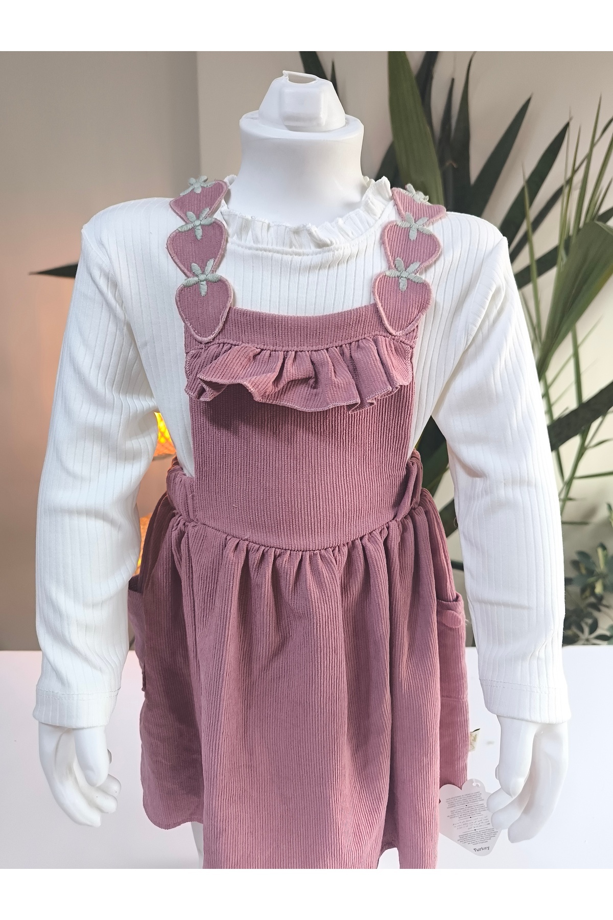 çilek bebe Bayramlık Çilek İşlemeli Bebe Yaka Fırfırlı Kız Çocuk Salopet Takımı Jile Mürdüm Fitilli Kadife Kış fotoğrafı 3 (önizleme)