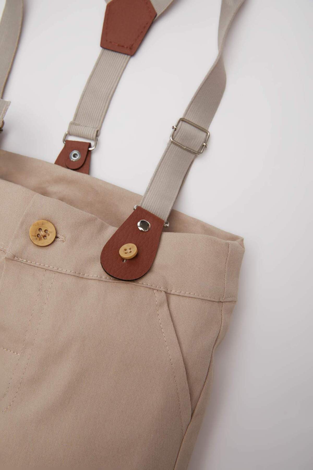 Defacto Erkek Bebek Standart Paça Askılı Gabardin Pantolon E2236A525SP fotoğrafı 2 (önizleme)