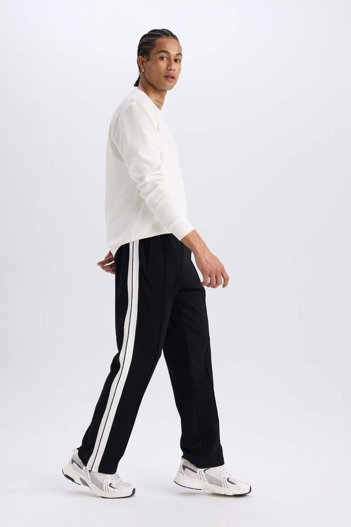 دفاکتو شلوار ورزشی DeFactoFit Sports Jogger با فیت استاندارد جیب کمری الاستیک پا D1957AX24AU