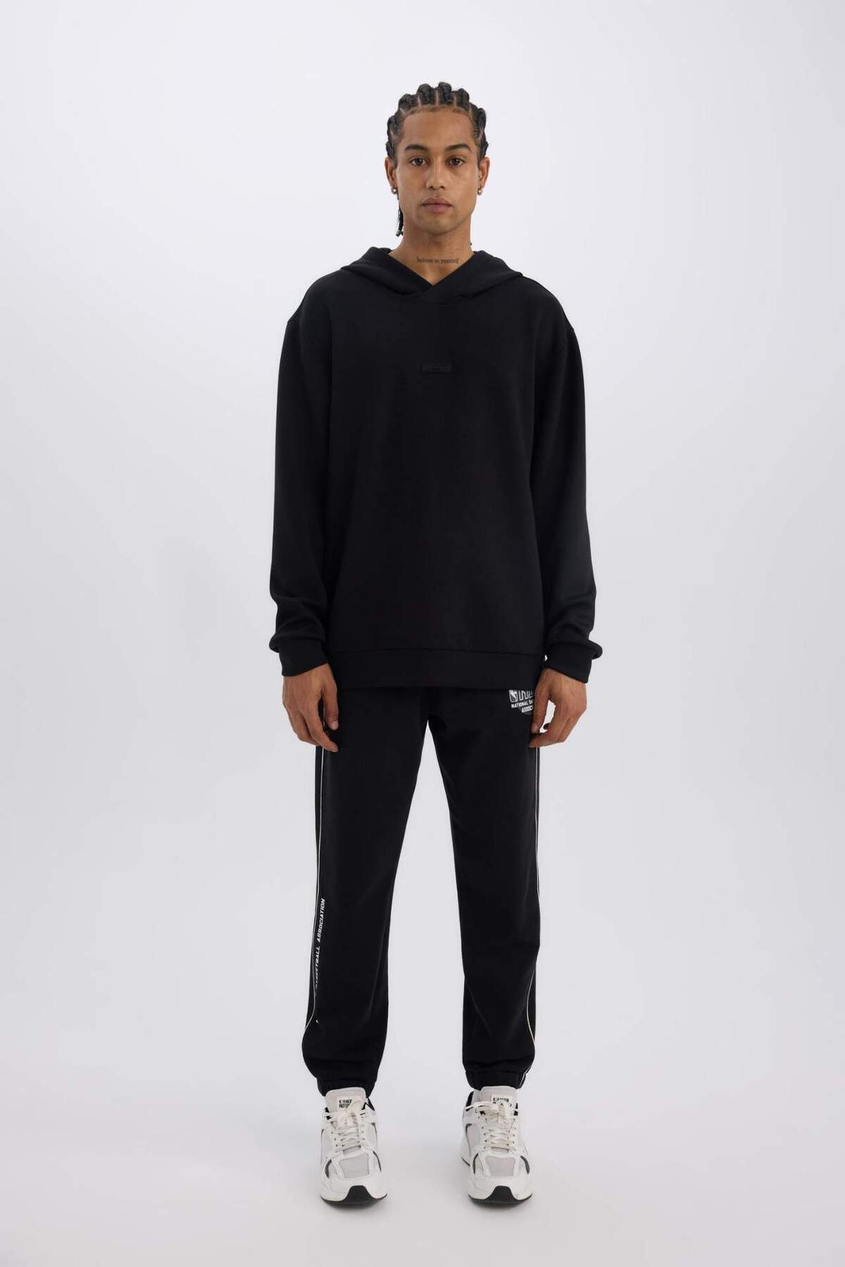 دفاکتو D3231AX24WN شلوار ورزشی ضخیم Jogger DeFactoFit NBA Wordmark استاندارد فیت جیبی با بند الاستیک