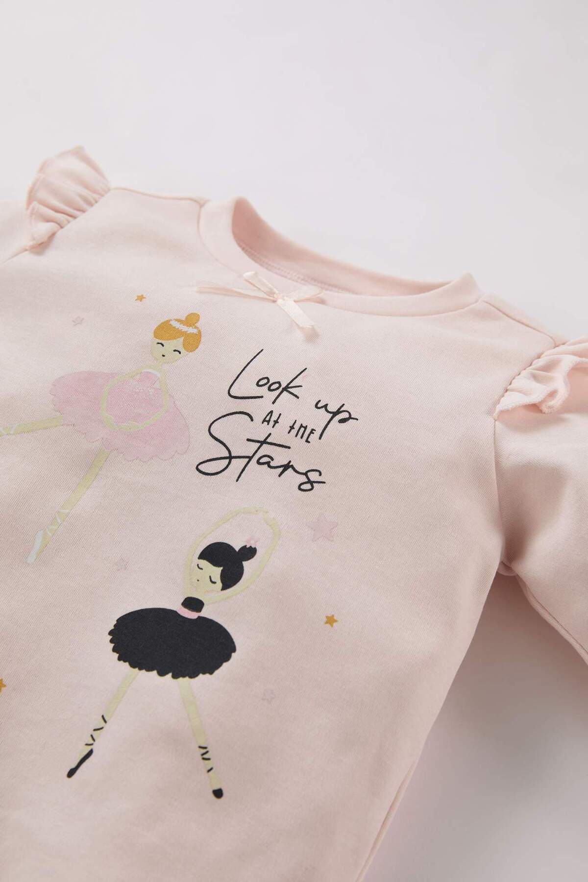 Defacto Kız Bebek Pijama Takımı Balerin Baskılı Uzun Kollu Üst Beli Lastikli Uzun Alt D5366A524WN fotoğrafı 3 (önizleme)