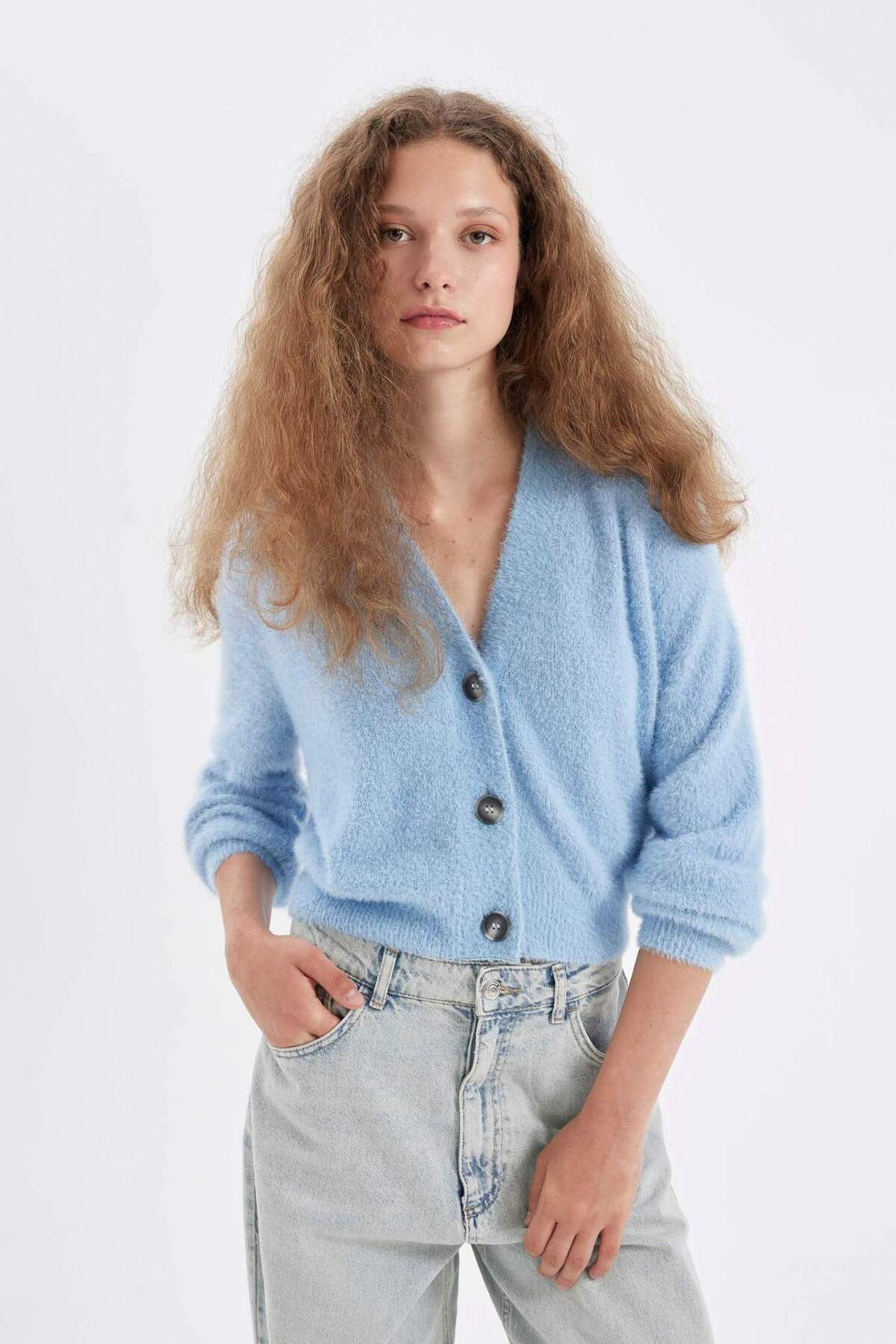 DeFacto Luźny, szeroki kardigan z dekoltem w serek, prosty, dzianinowy, zapinany na guziki, D1428AX24WN