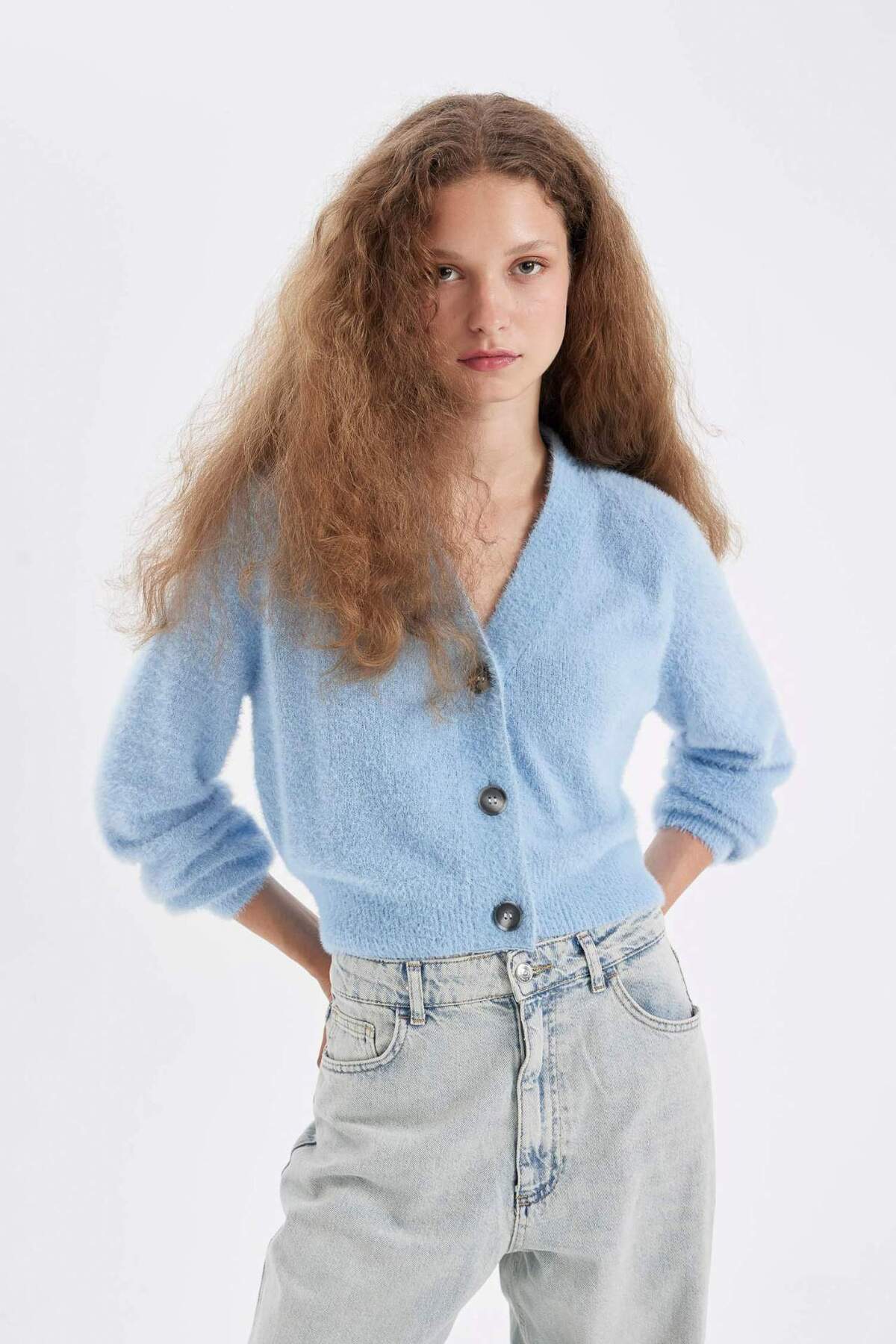 DeFacto Luźny, szeroki kardigan z dekoltem w serek, prosty, dzianinowy, zapinany na guziki, D1428AX24WN