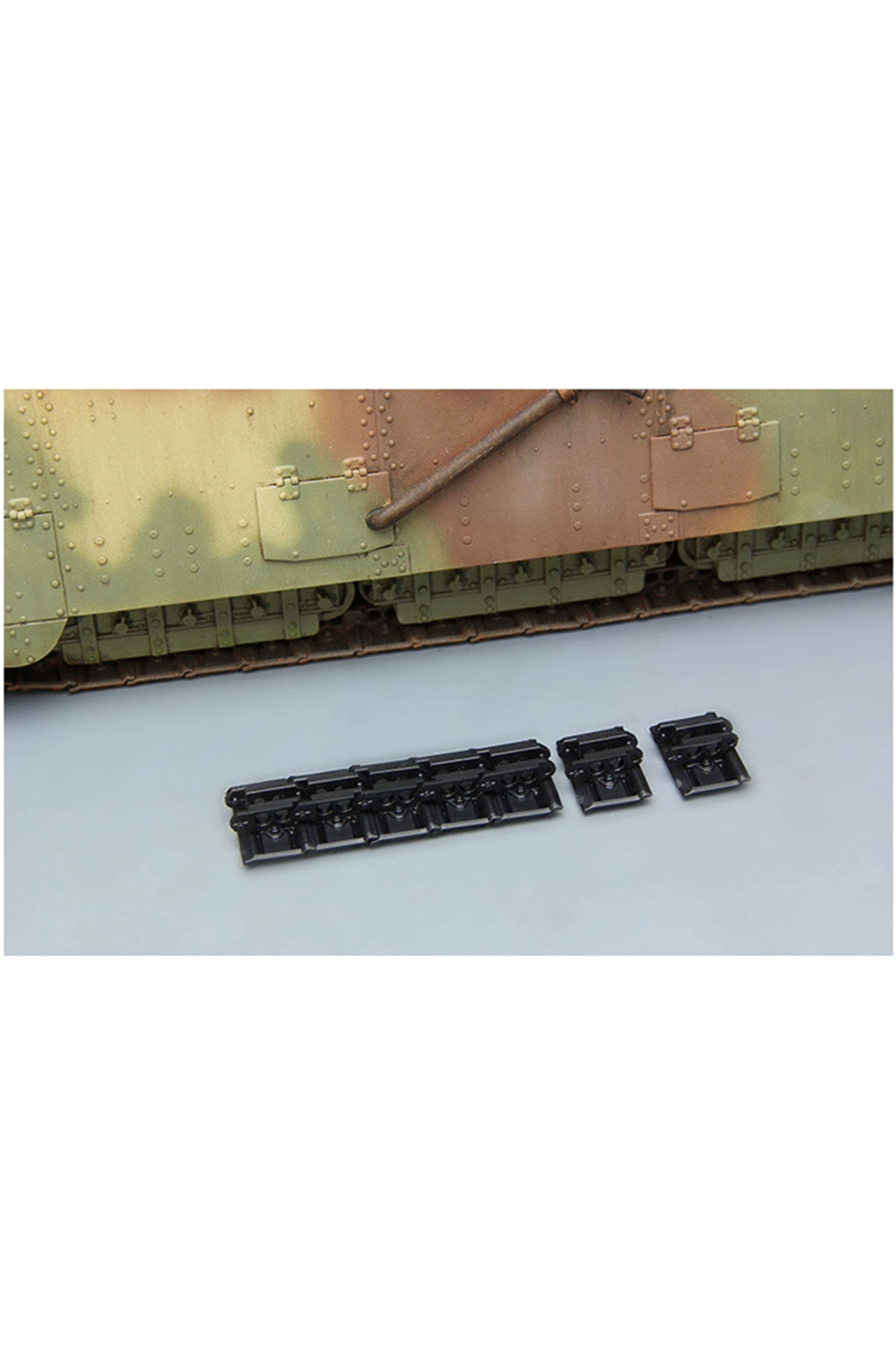 مدل MENG TS-017 تانک آلمانی A7V (کروپ) مقیاس ۱/۳۵، کیت مدل پلاستیکی