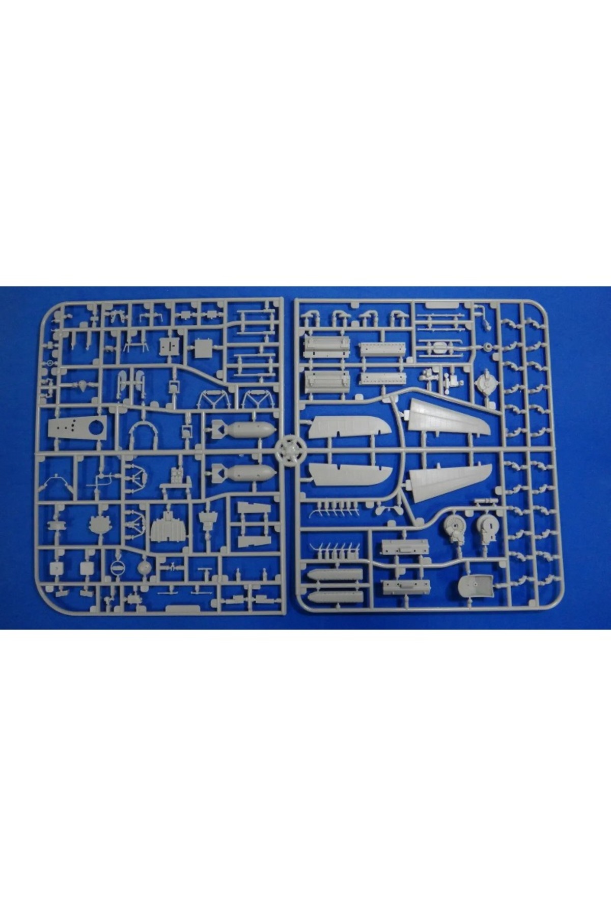 کیتی هاک KH32013 مدل پلاستیکی مونتاژ هواپیمای P-39 Q/N «c» در مقیاس ۱/۳۲