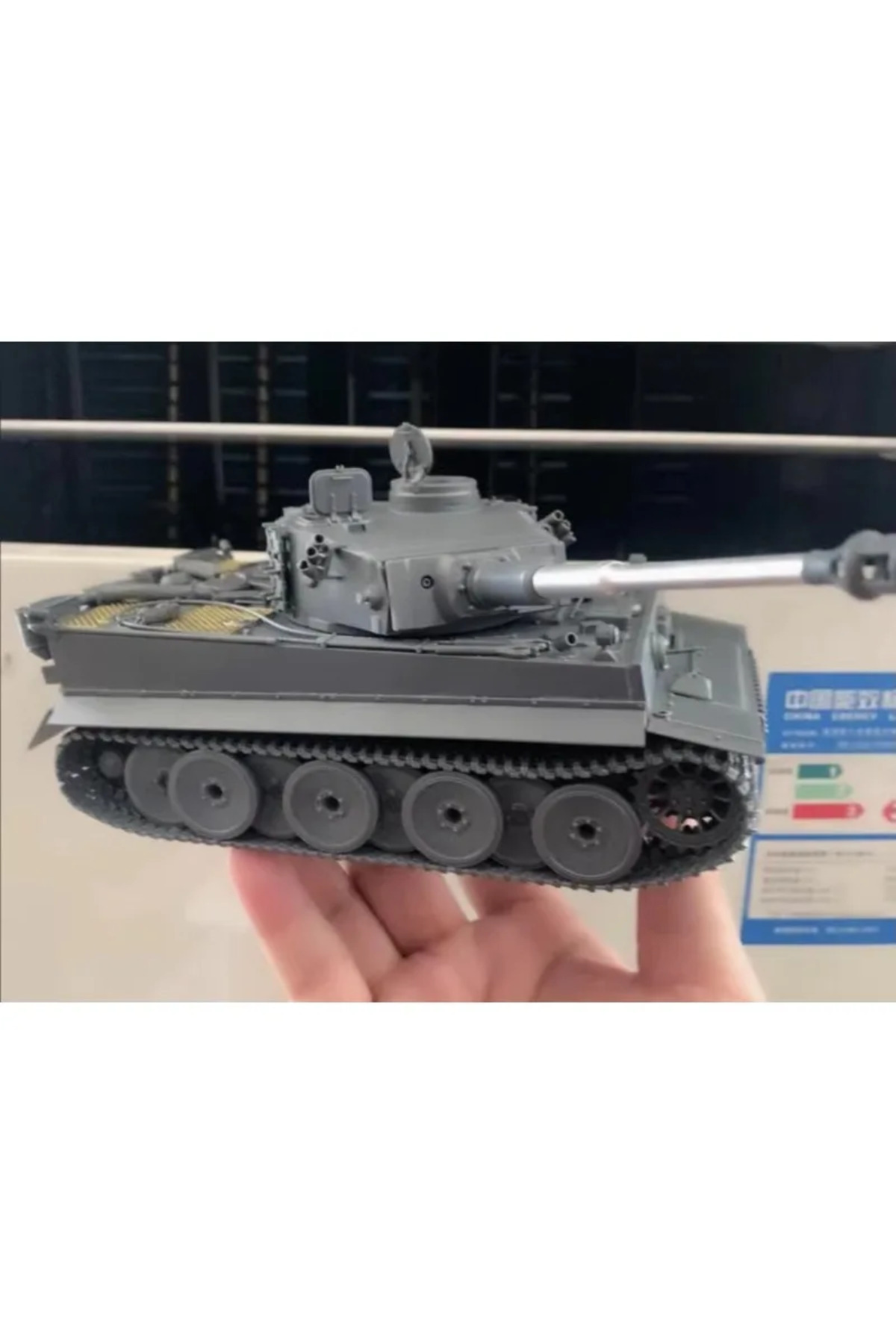 تایگر ۴۹۰۱ ۱/۳۵ Sd.Kfz.181 ۱۹۴۲–۱۹۴۵ تانک سنگین آلمانی اوایل جنگ جهانی دوم کیت مدل پلاستیکی مونتاژ ۴۹۰۱…