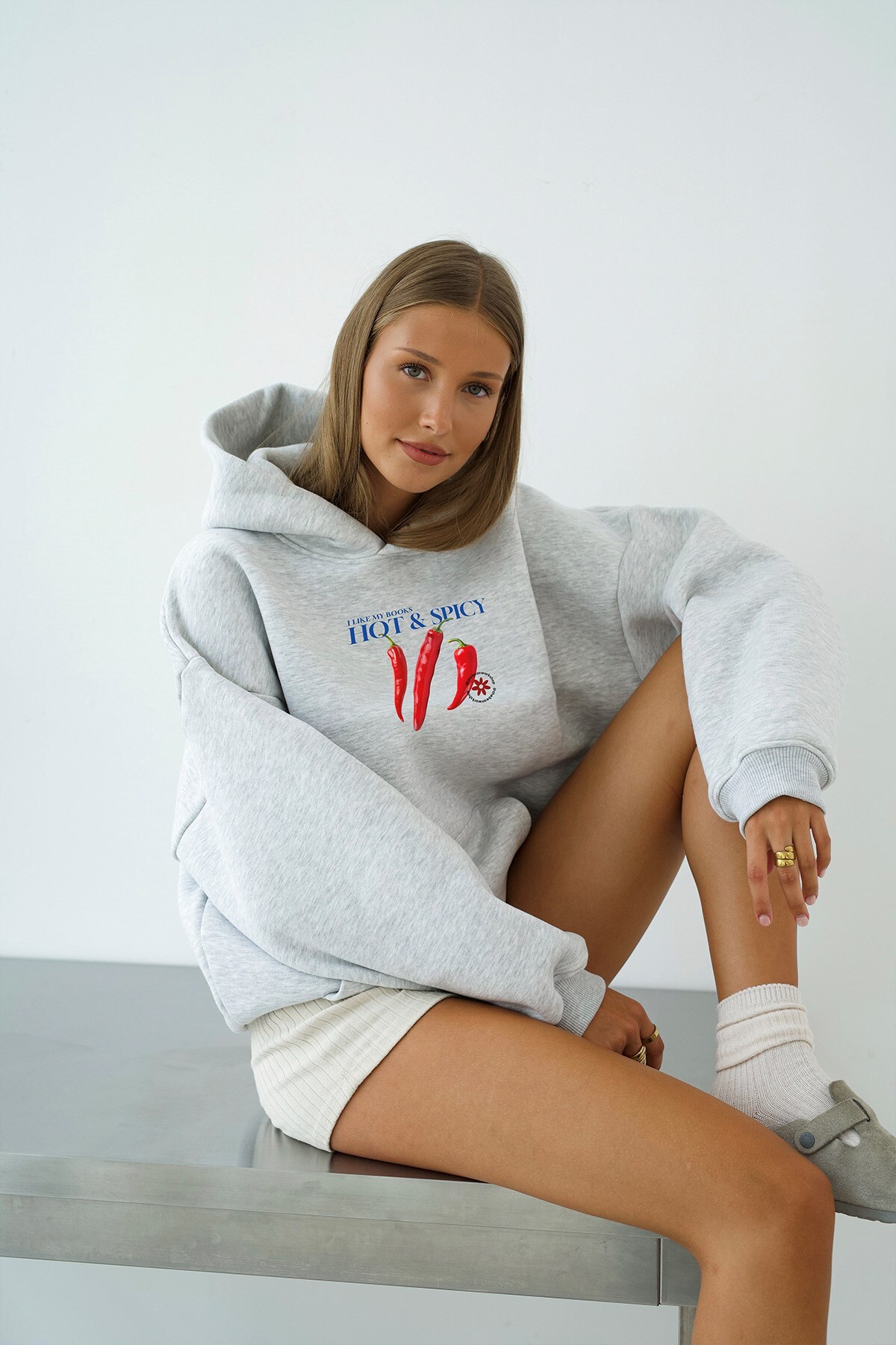 The Champ Clothing Kadın Oversize Sweatshirt Hoodie Hot & Spicy Baskılı Gri, Kapüşonlu, Kanguru Cep, 3 İplik Şardonlu görsel 5