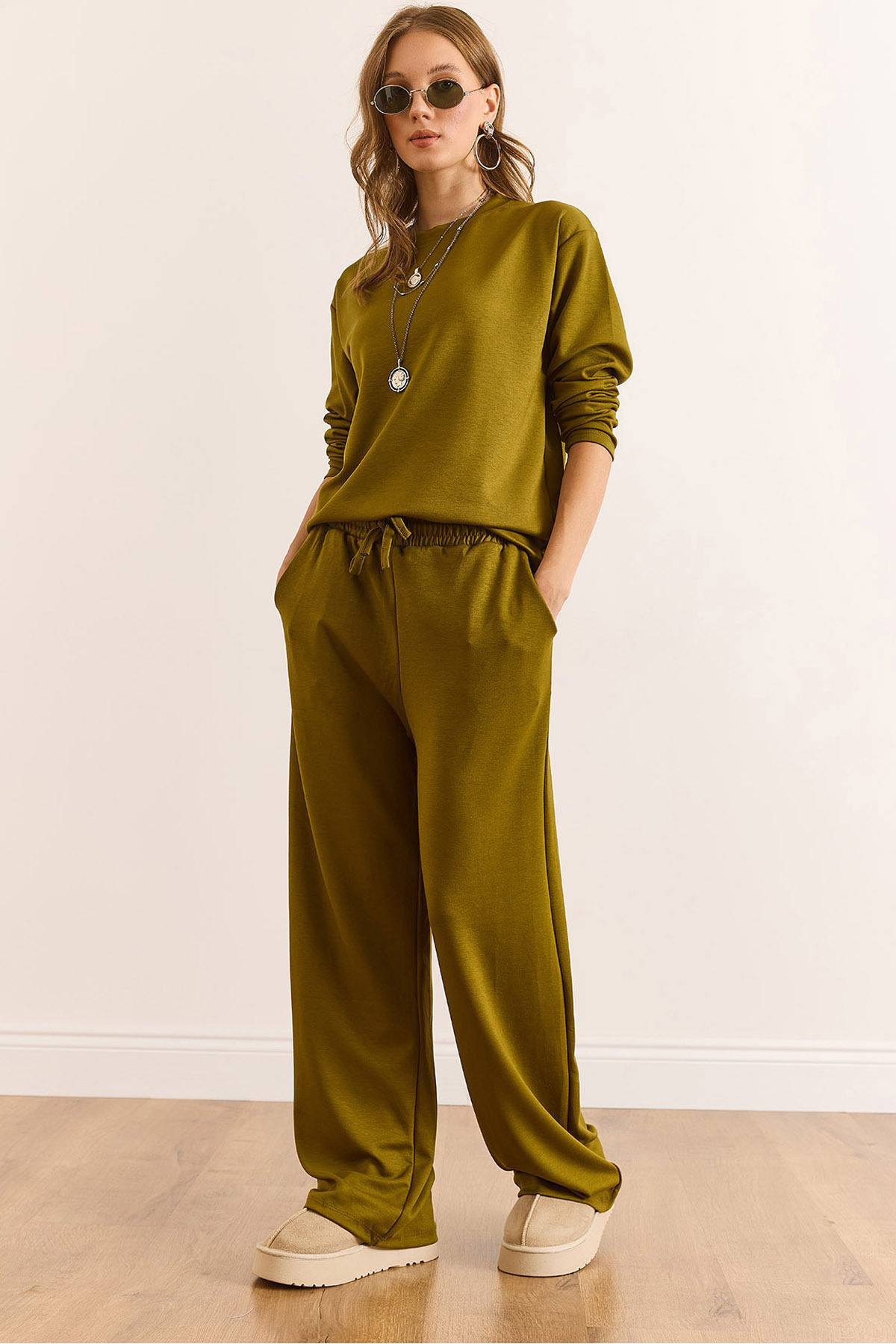 Olalook Kadın Yağ Yeşili Alt Üst Basic Modal Tuşeli Eşofman Takımı ETKM-0000087