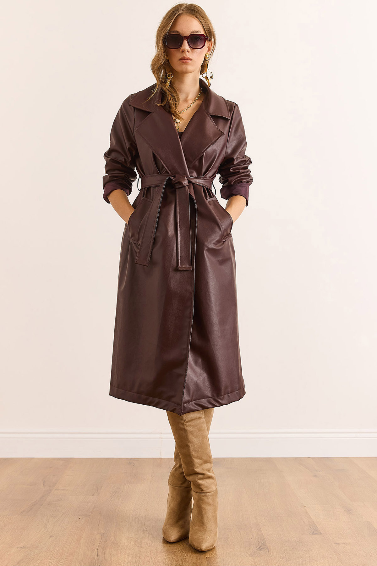 Olalook Kadın Bordo Kuşaklı Cepli Astarlı Deri Trençkot TRC-00000009