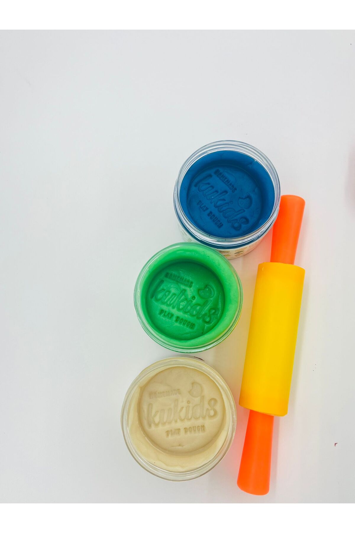 ست خمیر بازی طبیعی | ۱۲ قالب شکلدار + ۳ رنگ خمیر بازی + وردنه