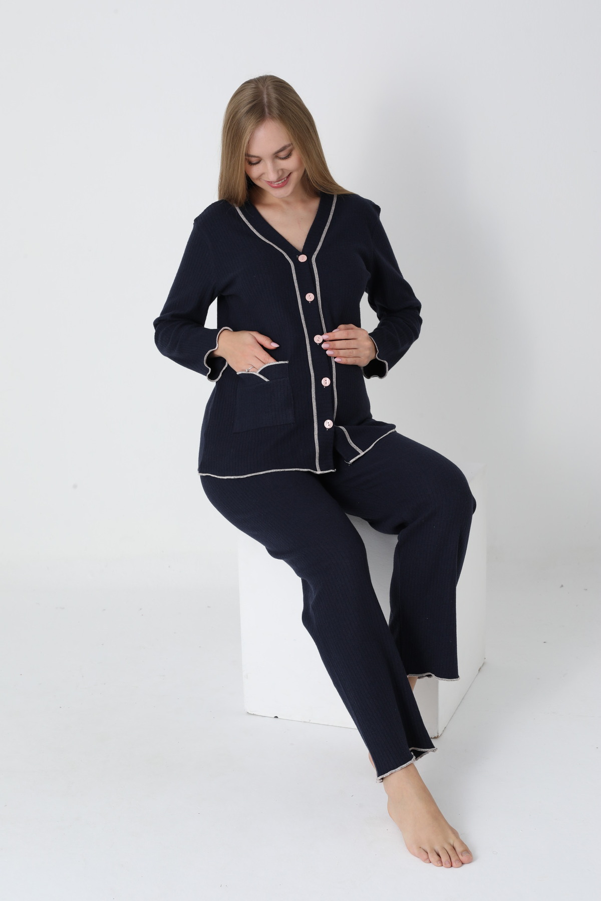 Miss Dünya Lissa Önden Düğmeli Ayarlanabilir Bel Kol ve Paça Fırfır Detaylı Hamile Pijama Takımı fotoğrafı 5 (önizleme)