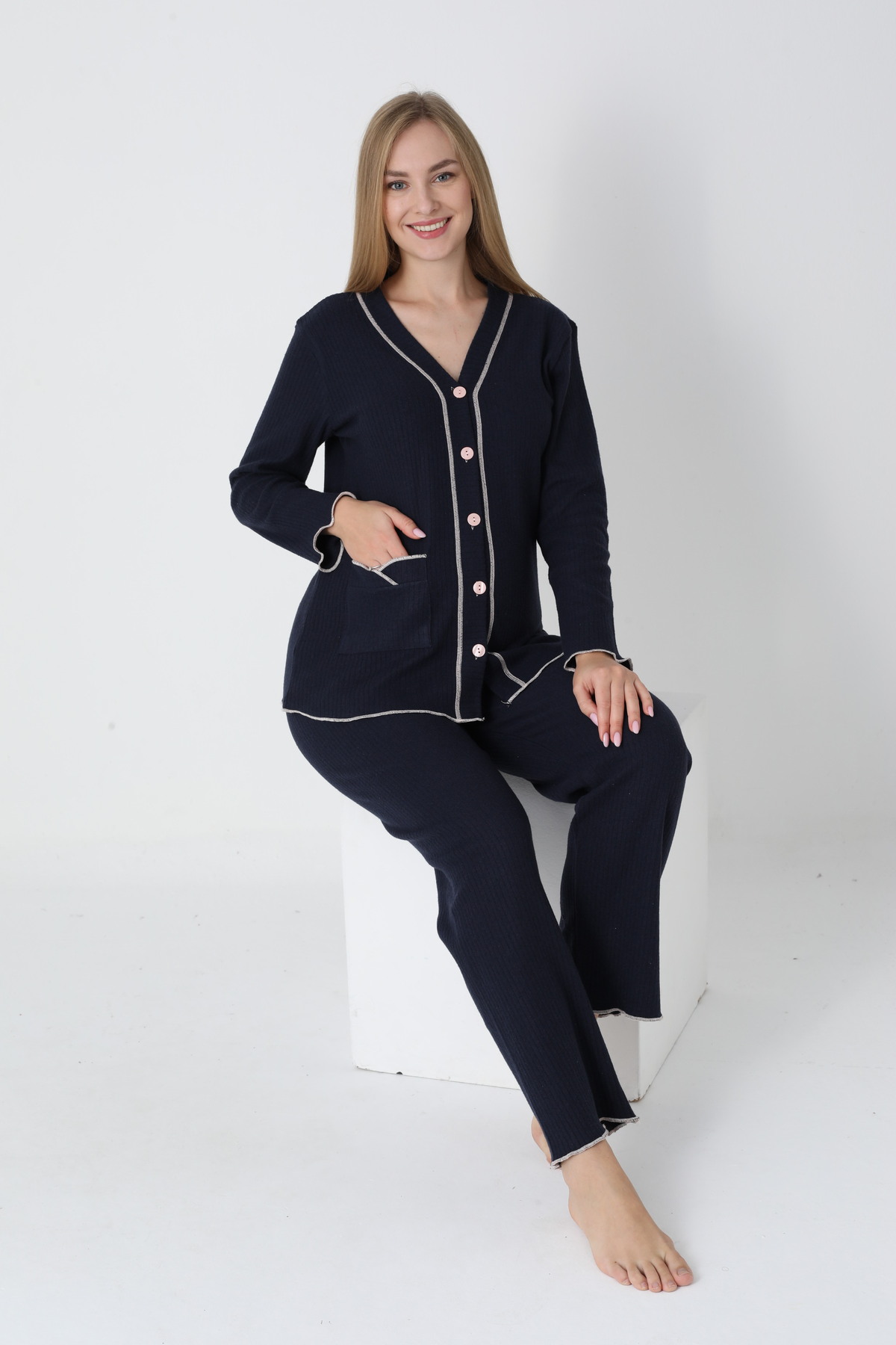 Miss Dünya Lissa Önden Düğmeli Ayarlanabilir Bel Kol ve Paça Fırfır Detaylı Hamile Pijama Takımı fotoğrafı 4 (önizleme)