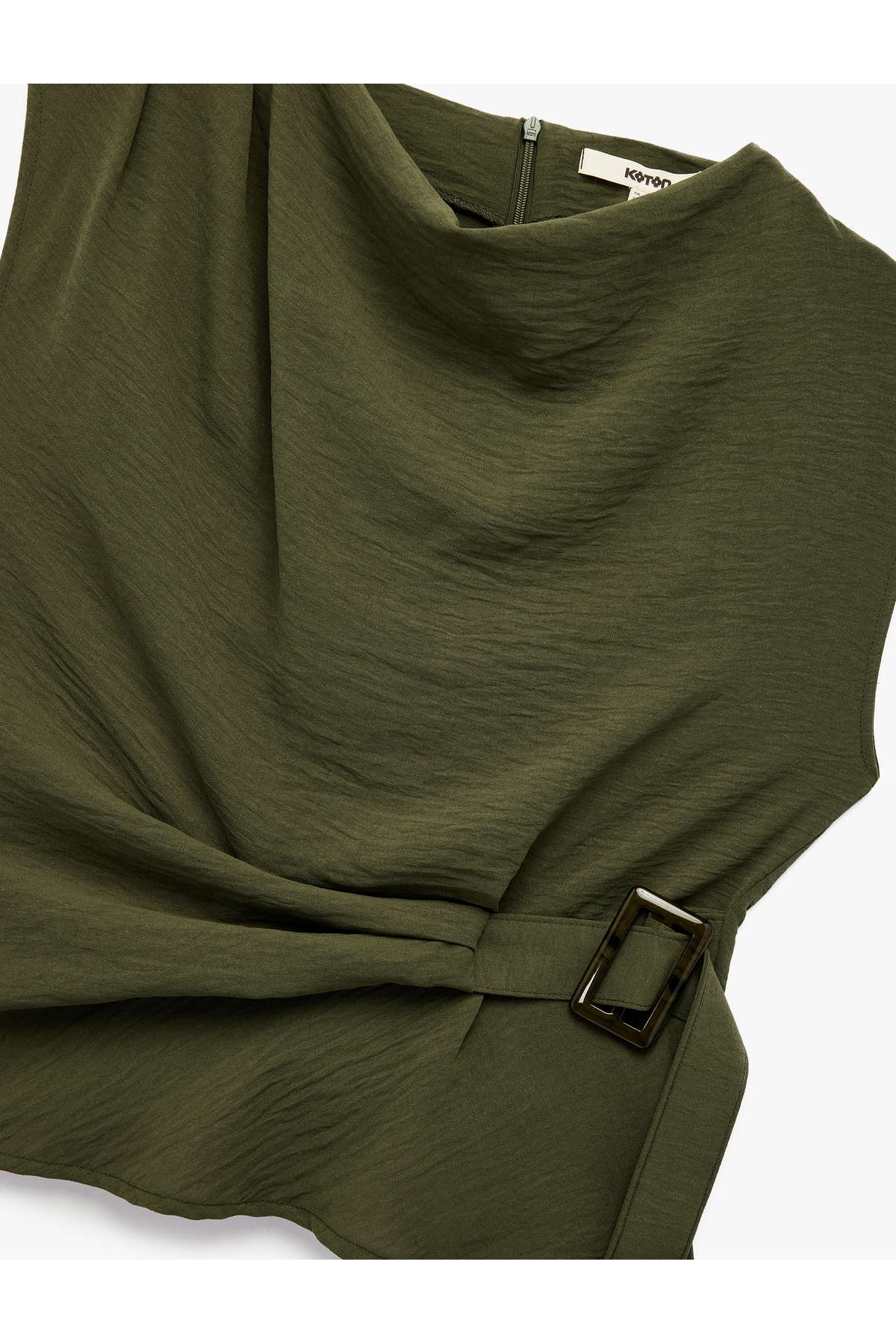 Koton  Aerobin Kumaş Kolsuz Degaje Yaka Kemer Detaylı Bluz - Görsel 3