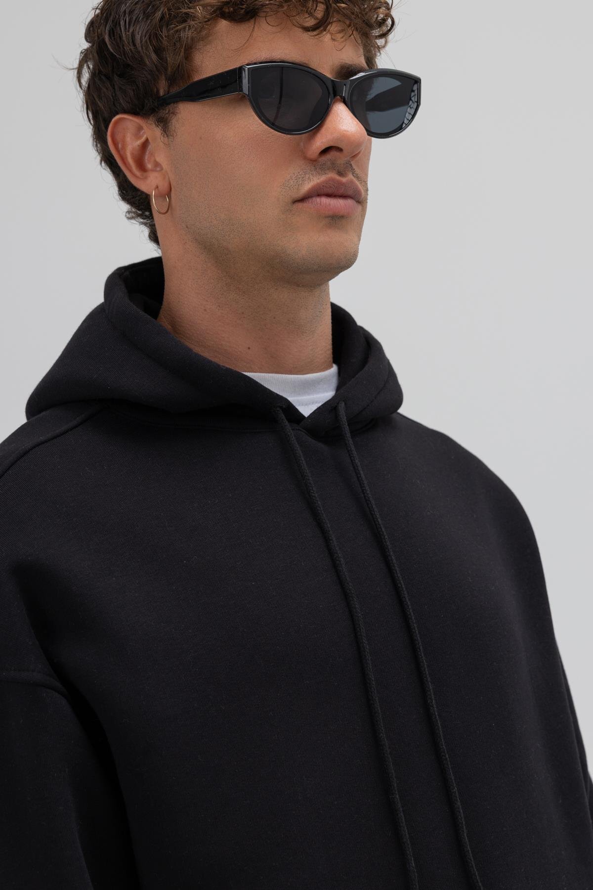 Basic Oversize Kapüşonlu Sweatshirt Siyah — مشکی V70-80 — تصویر 5 از 6