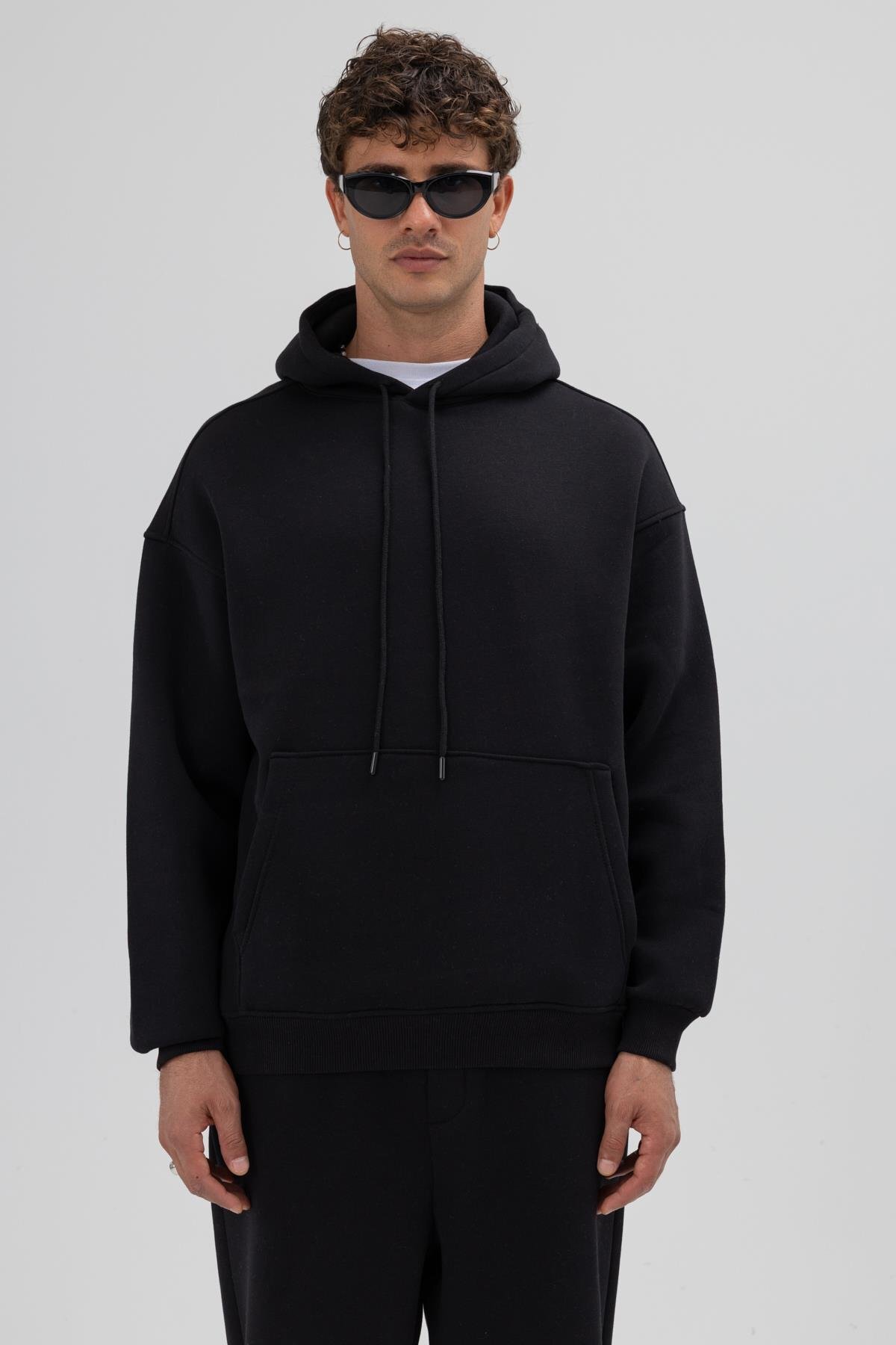 Basic Oversize Kapüşonlu Sweatshirt Siyah — مشکی V70-80 — تصویر 3 از 6