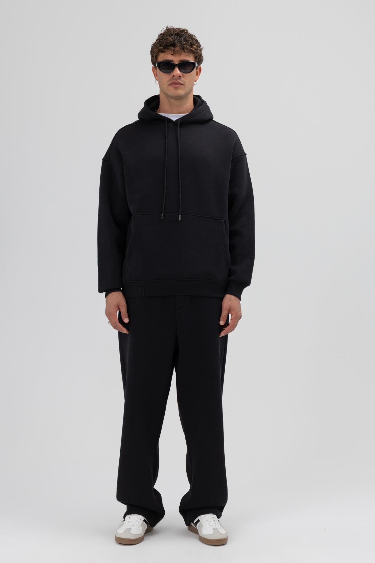 Basic Oversize Kapüşonlu Sweatshirt Siyah — مشکی V70-80 — تصویر 2 از 6