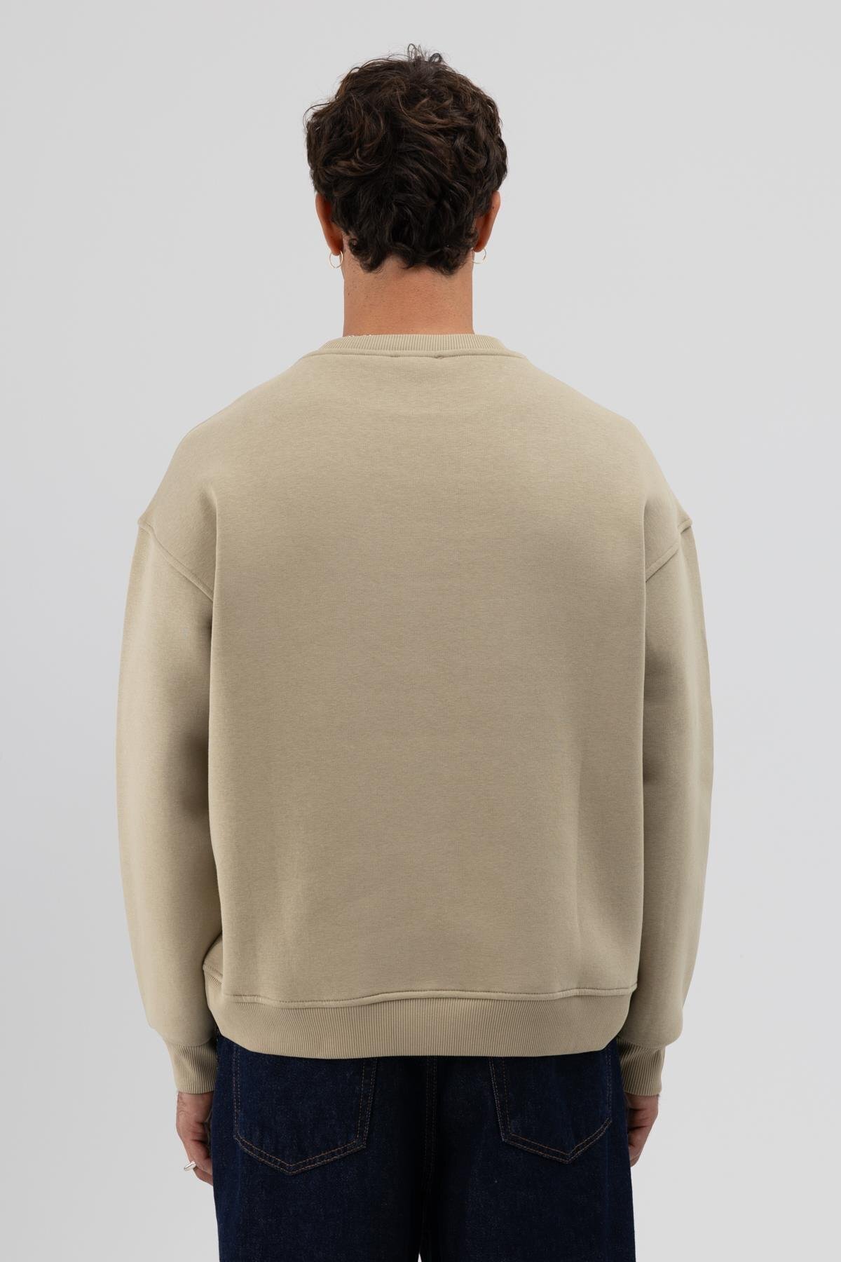 Basic Bisiklet Yaka Oversize Sweatshirt Haki — خاکی V70-79 — تصویر 6 از 7