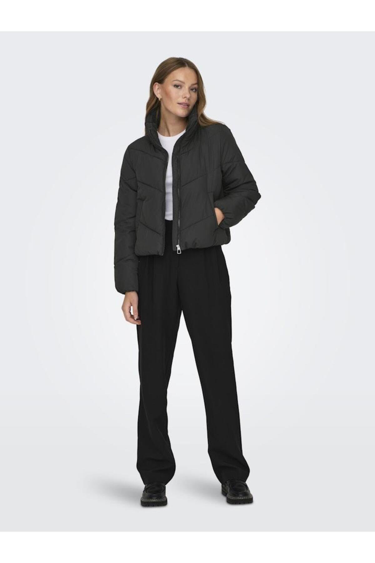 ONLY  Kadın Mont Siyah 15308639 Onlmaggı Solıd Puffer Cc Otw - Görsel 3