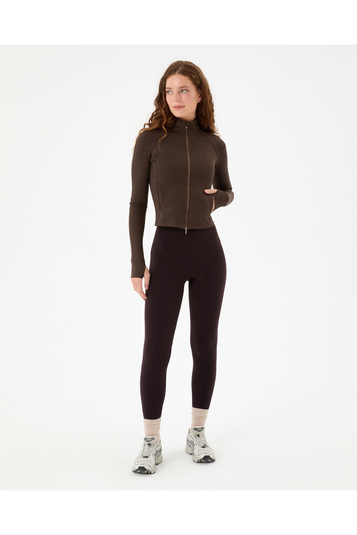 Ayma Active Kahverengi EcoVero™Viskoz Parmak Delikli Çift Yön Fermuarlı Kadın Dar Fit Spor Üst görsel 2