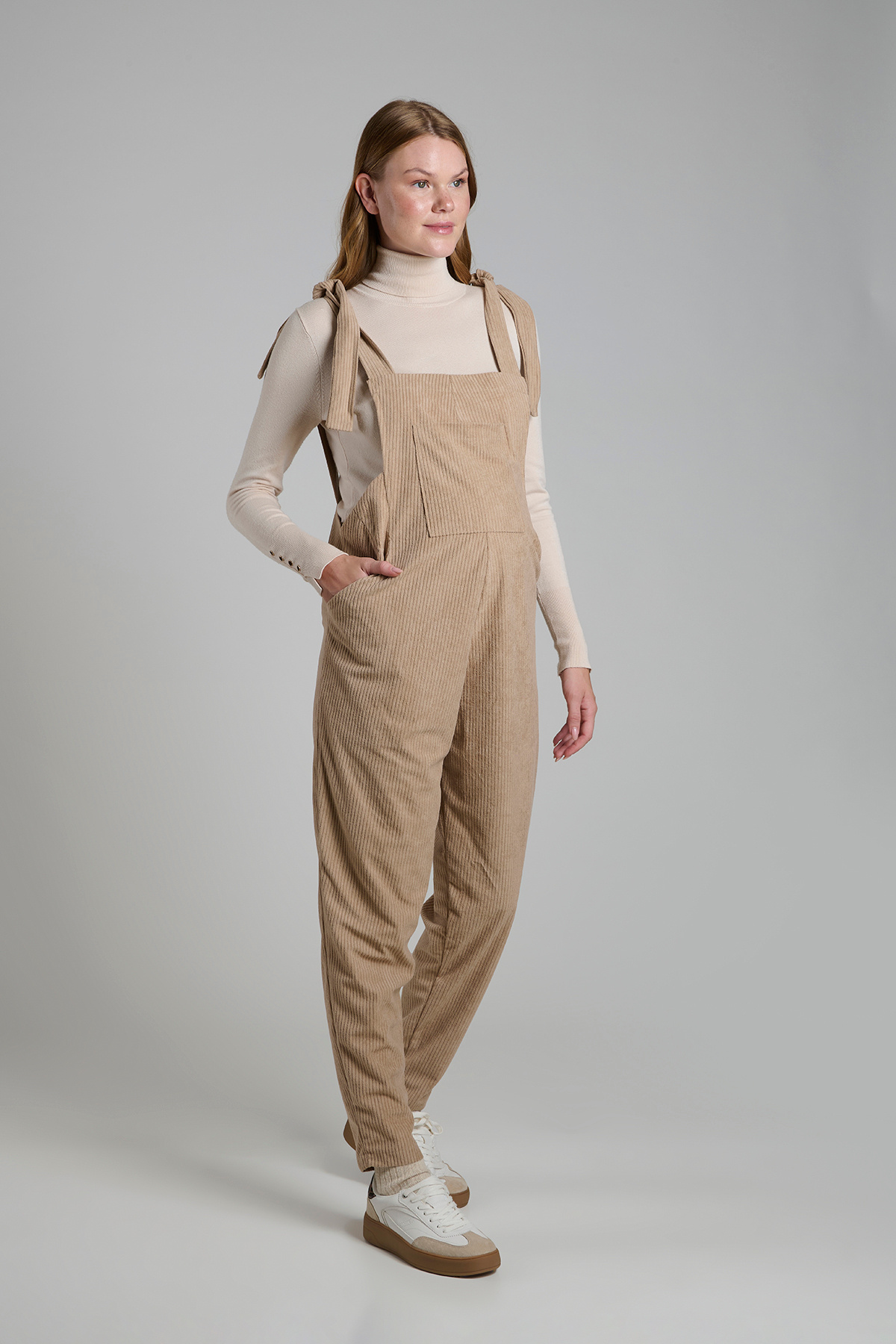 LYN MAMA MES402 Bej Kadife Hamile Salopet – Şık ve Rahat