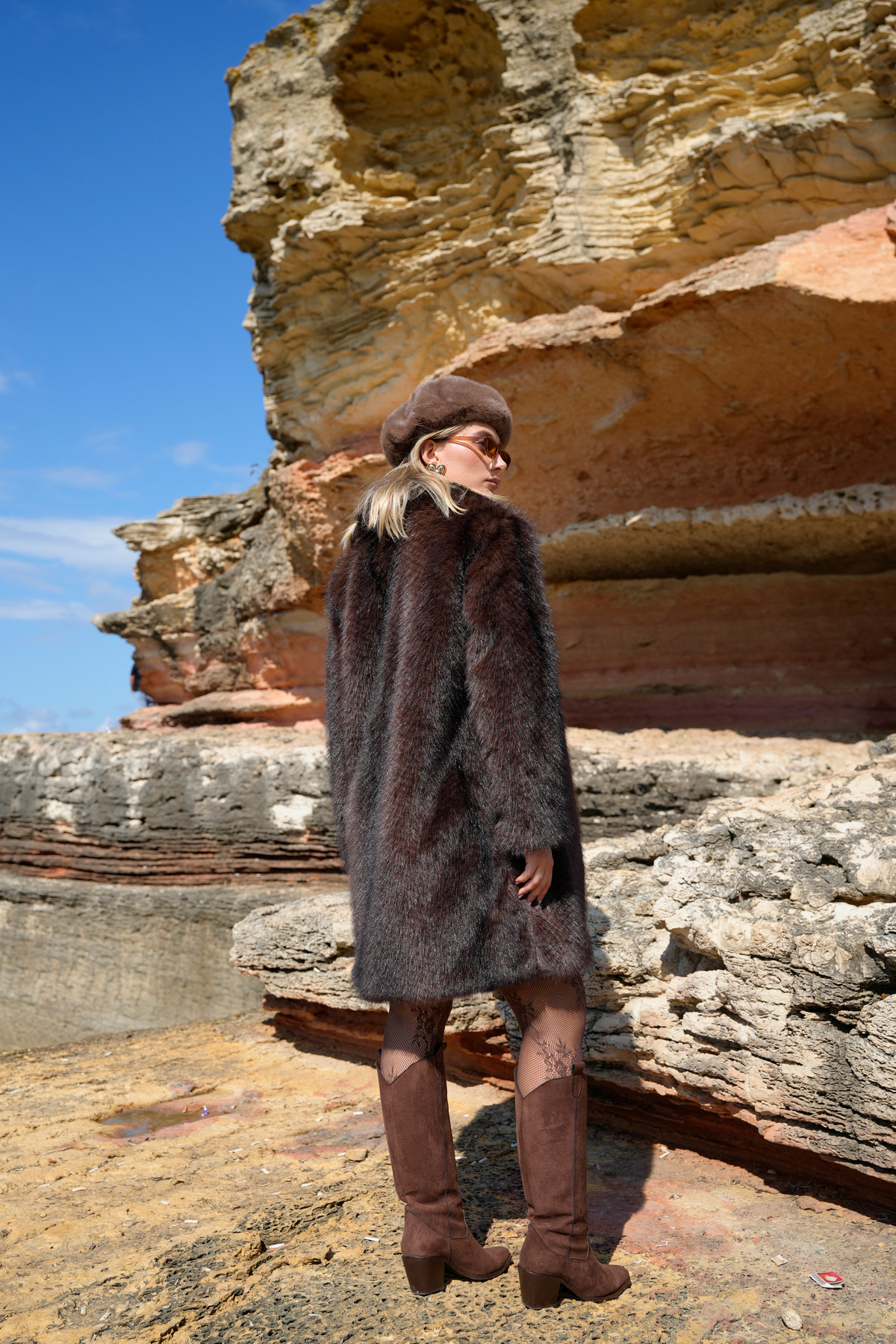 ASEDE  Yumuşak Doku Astarlı Cepli Desenli Diz Boy Midi Premium Kürk Mont - Görsel 3