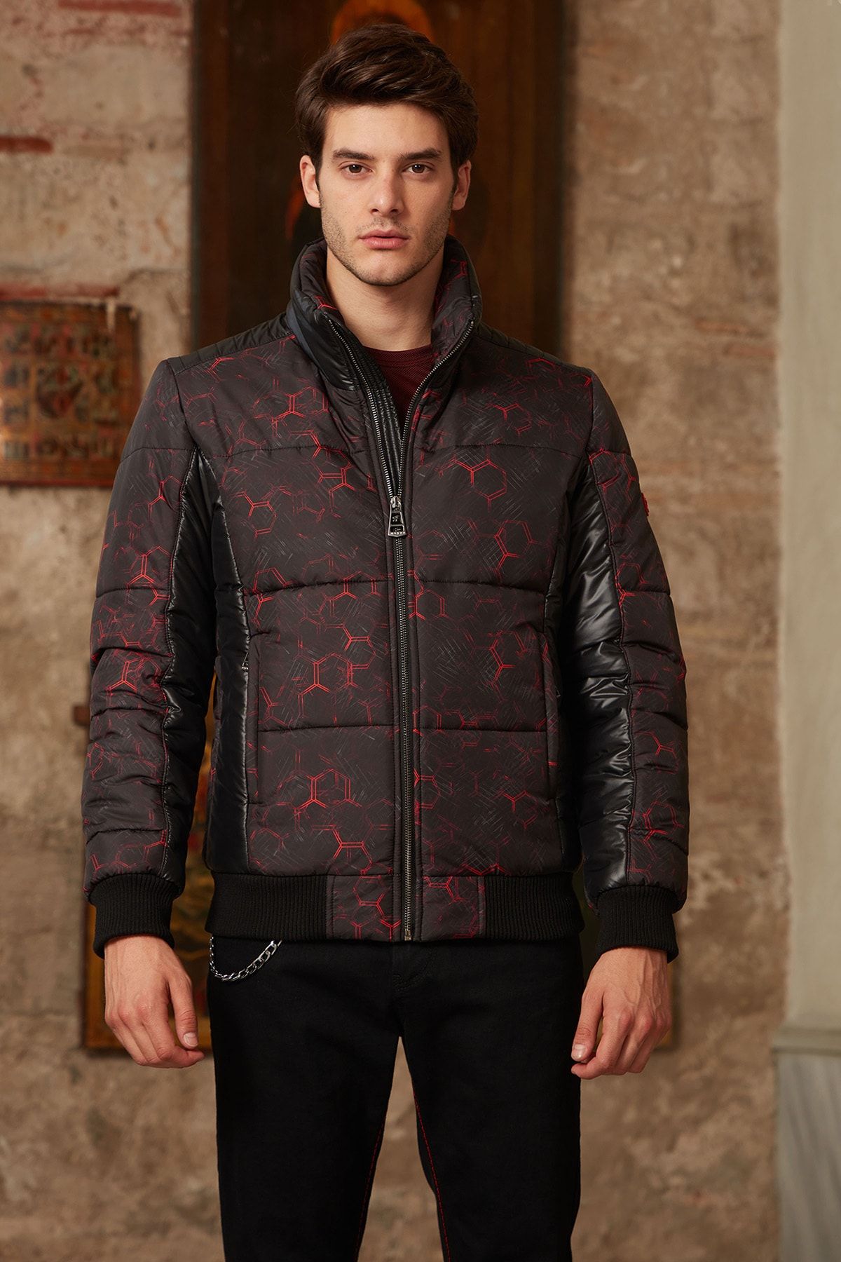 Mondo-Black Red Puffer Jacket with Hexagon Pattern 2