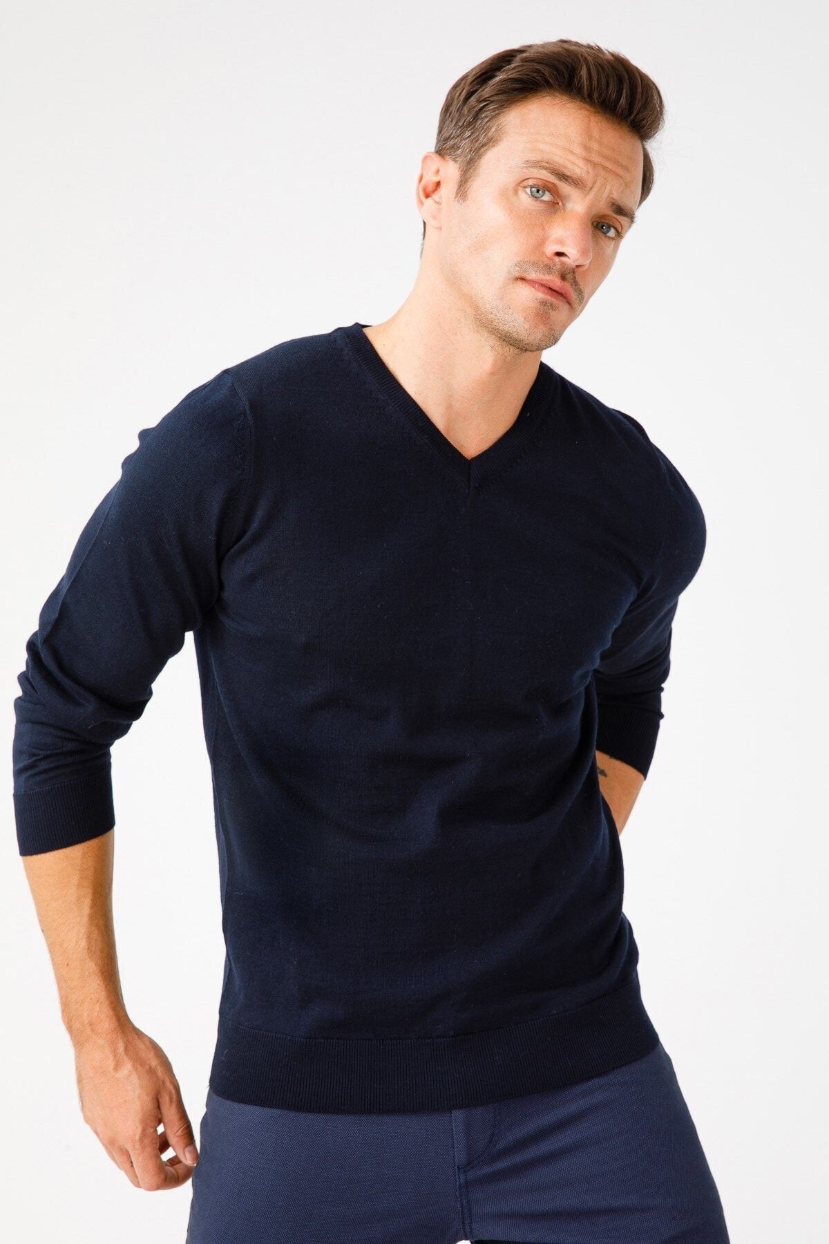 Dark blue v neck jumper clearance