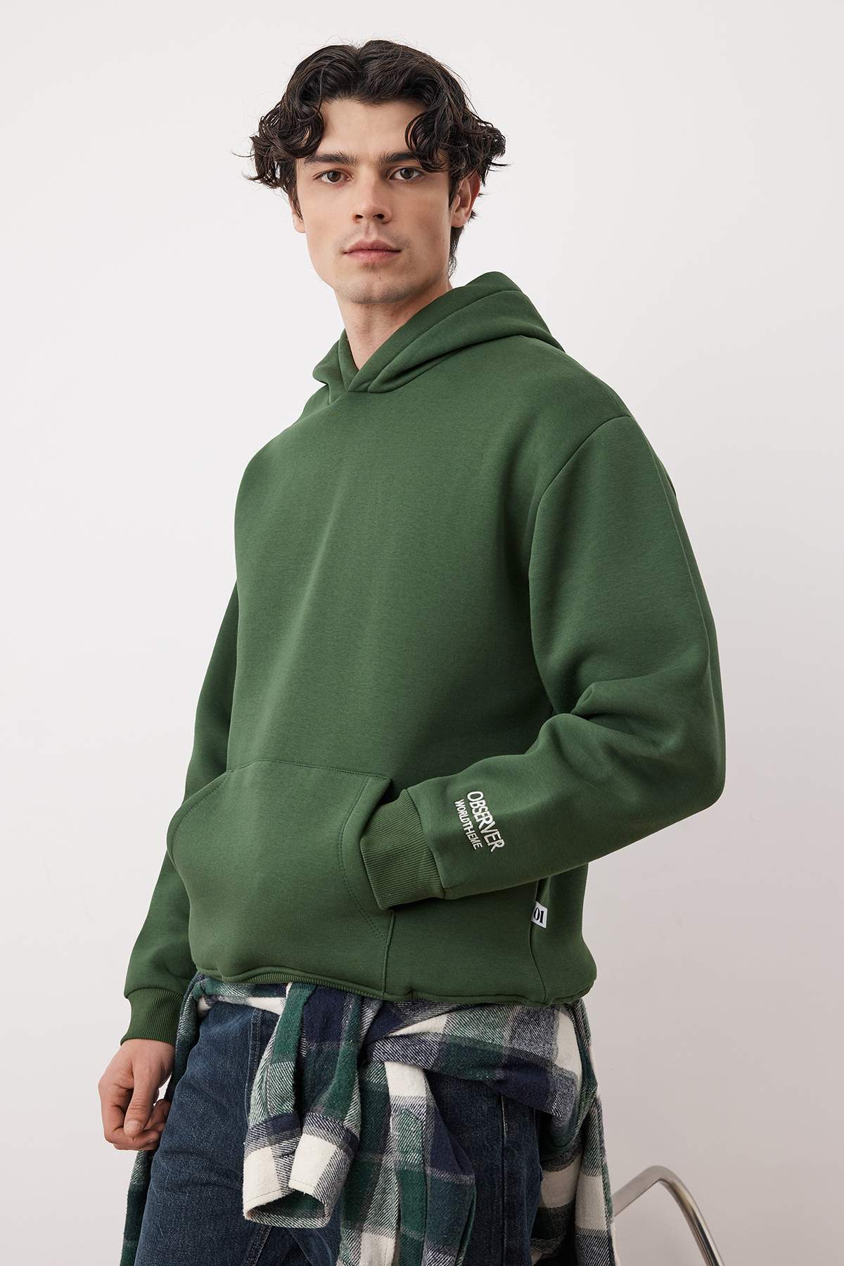 Trendyolmilla Man Haki Kapüşonlu Oversize/Geniş Kesim Nakışlı Etiketli Yumuşak Kumaş Sweatshirt TMNAW24SW00031