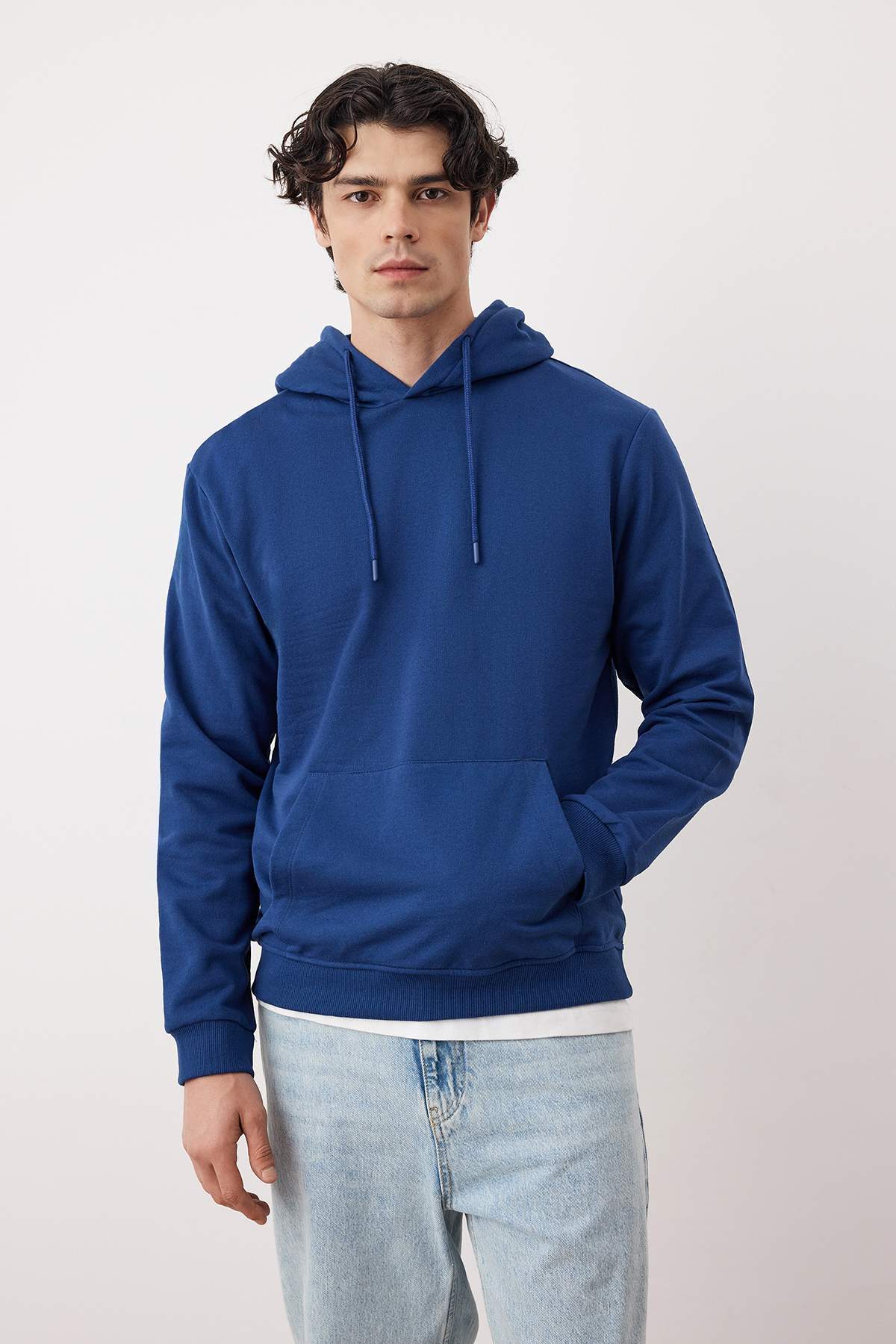 Trendyolmilla  Siyah-Lacivert 2'li Paket Kapüşonlu Regular Kesim İçi Polarlı Sweatshirt TMNAW24SW00000 - Görsel 2